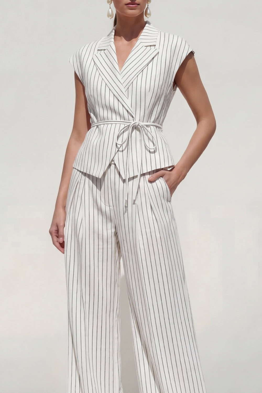 White 2 Piece Cap Sleeves Striped Notched Lapel Business Suits with Pockets