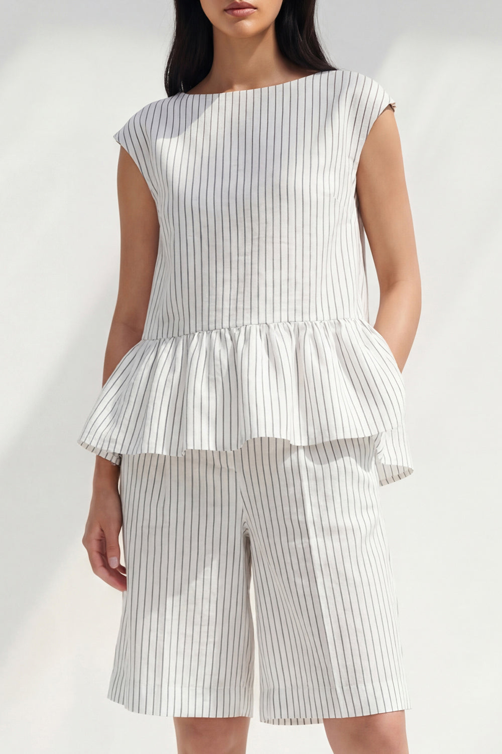 2 Piece White Ruffled Striped Cap Sleeves Business Suits with Pockets