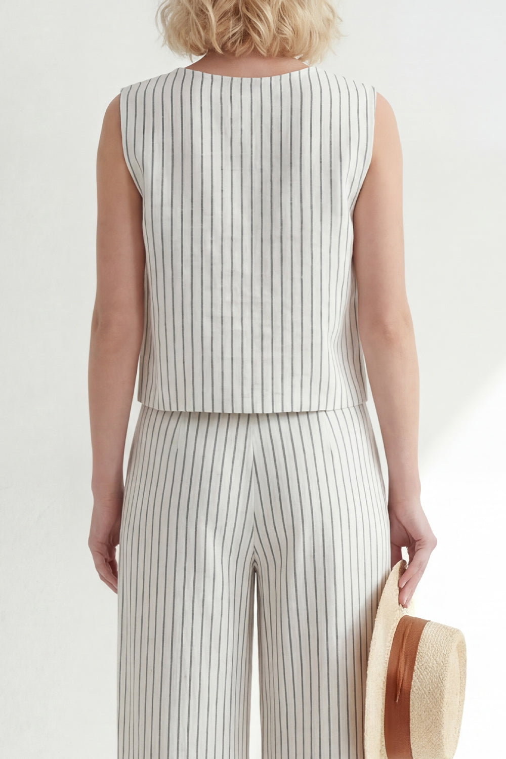 2 Piece White Round Neck Striped Sleeveless Wide Leg Business Suits