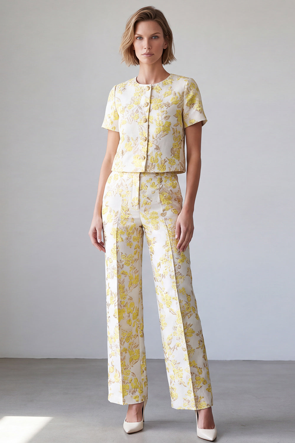 2 Piece Light Yellow Jacquard Round Neck Prom Suits with Sleeves