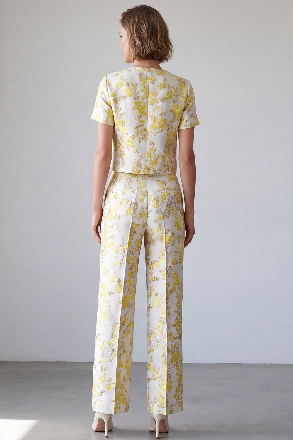2 Piece Light Yellow Jacquard Round Neck Prom Suits with Sleeves