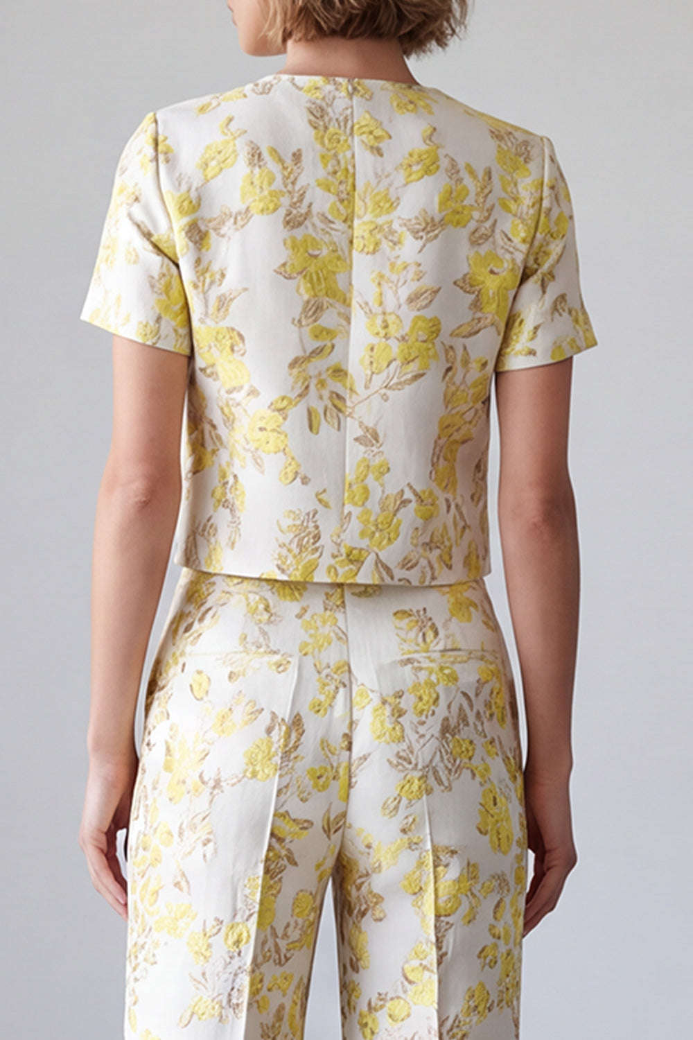 2 Piece Light Yellow Jacquard Round Neck Prom Suits with Sleeves