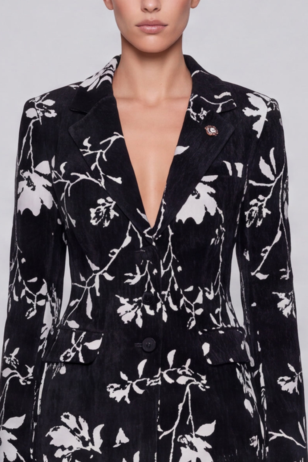 Velvet Black Floral Notched Lapel Long Sleeves Blazer Prom Suits