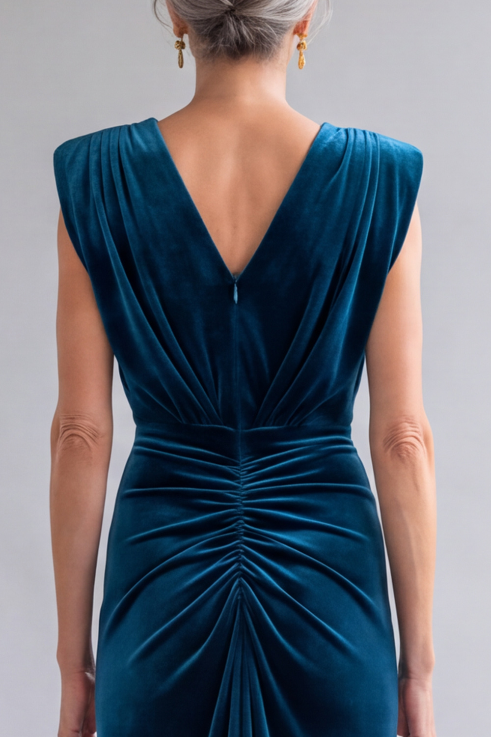 Peacock Blue Velvet Sheath V-Neck Ruched Long Mother of the Bride Dress