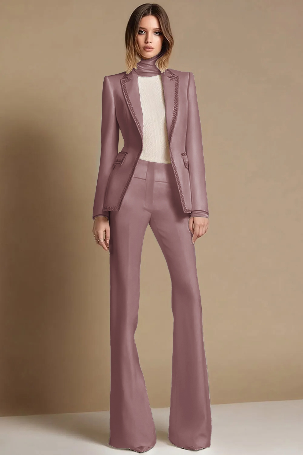 Sparkly 2 Piece White Long Sleeves Peak Lapel Business Suits with Beading