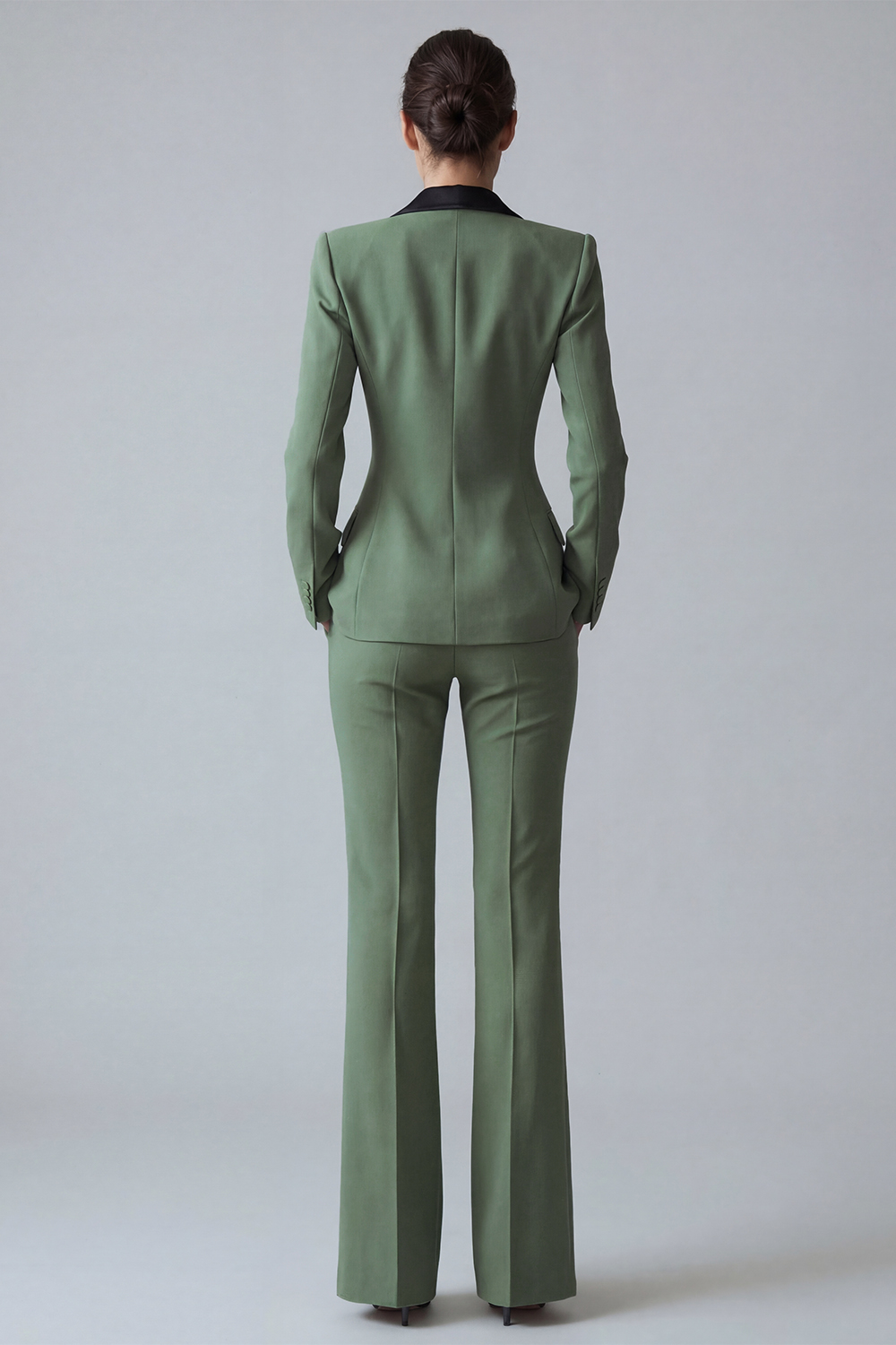 2 Piece Dark Green Slim Fit Peak Lapel Business Suits with Pockets