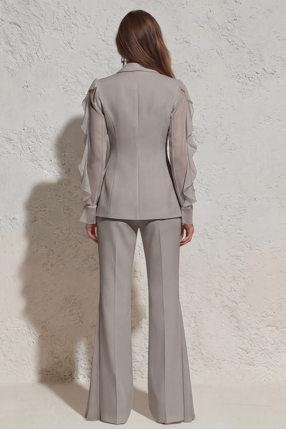 2 Piece White Ruffled Notched Lapel Business Suits with Pockets