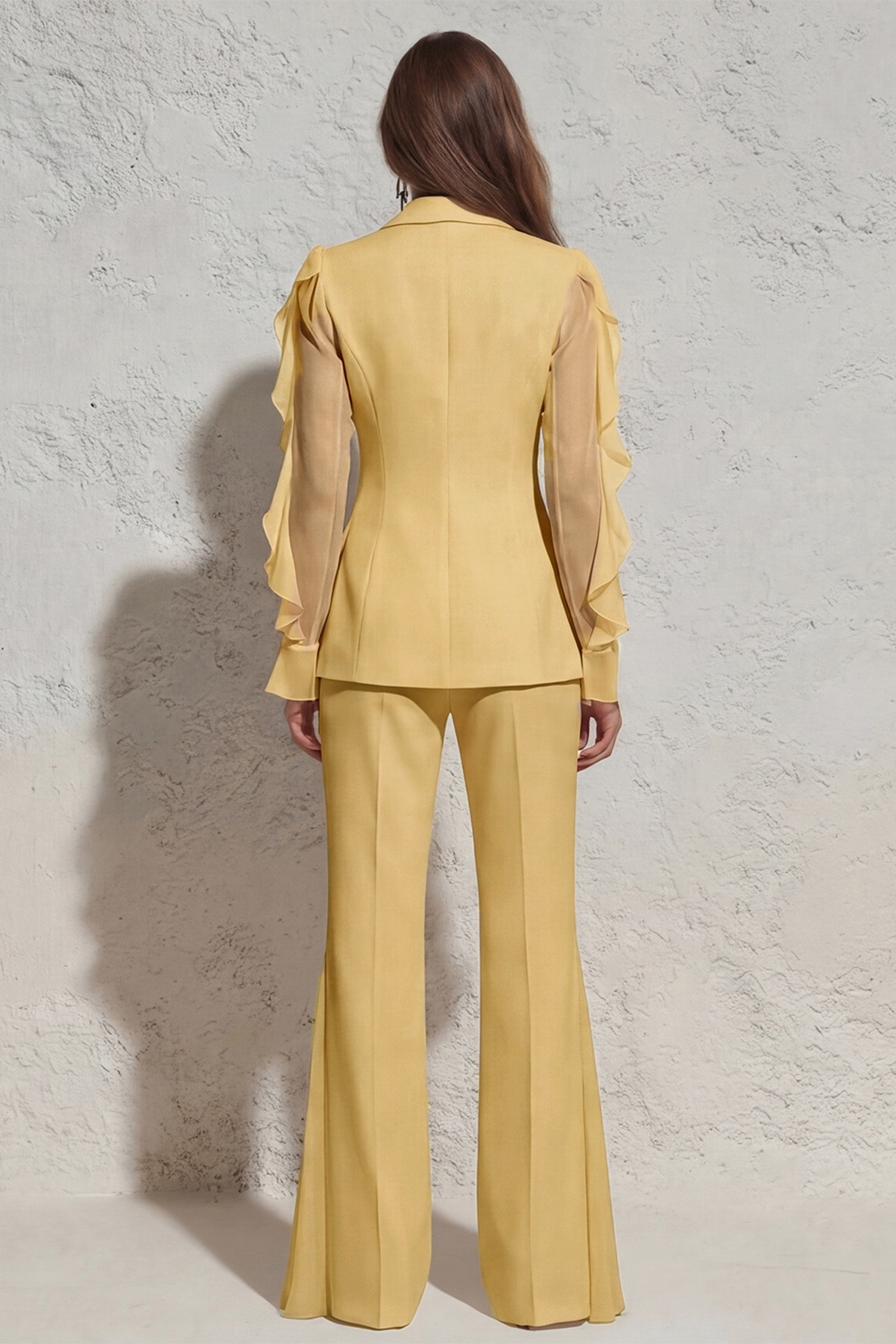 2 Piece White Ruffled Notched Lapel Business Suits with Pockets