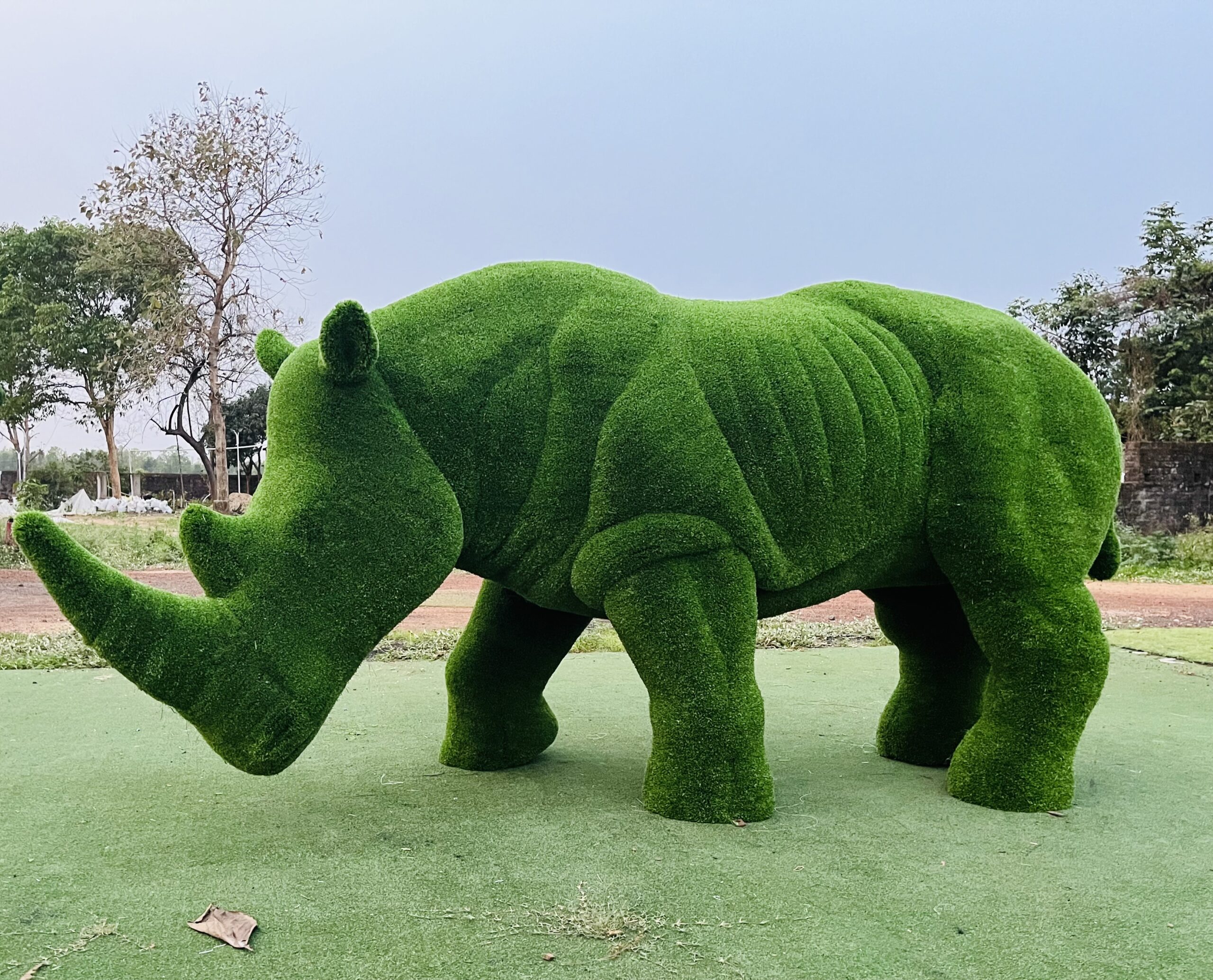 Outdoor Artificial Turf Animals - Big Rhino
