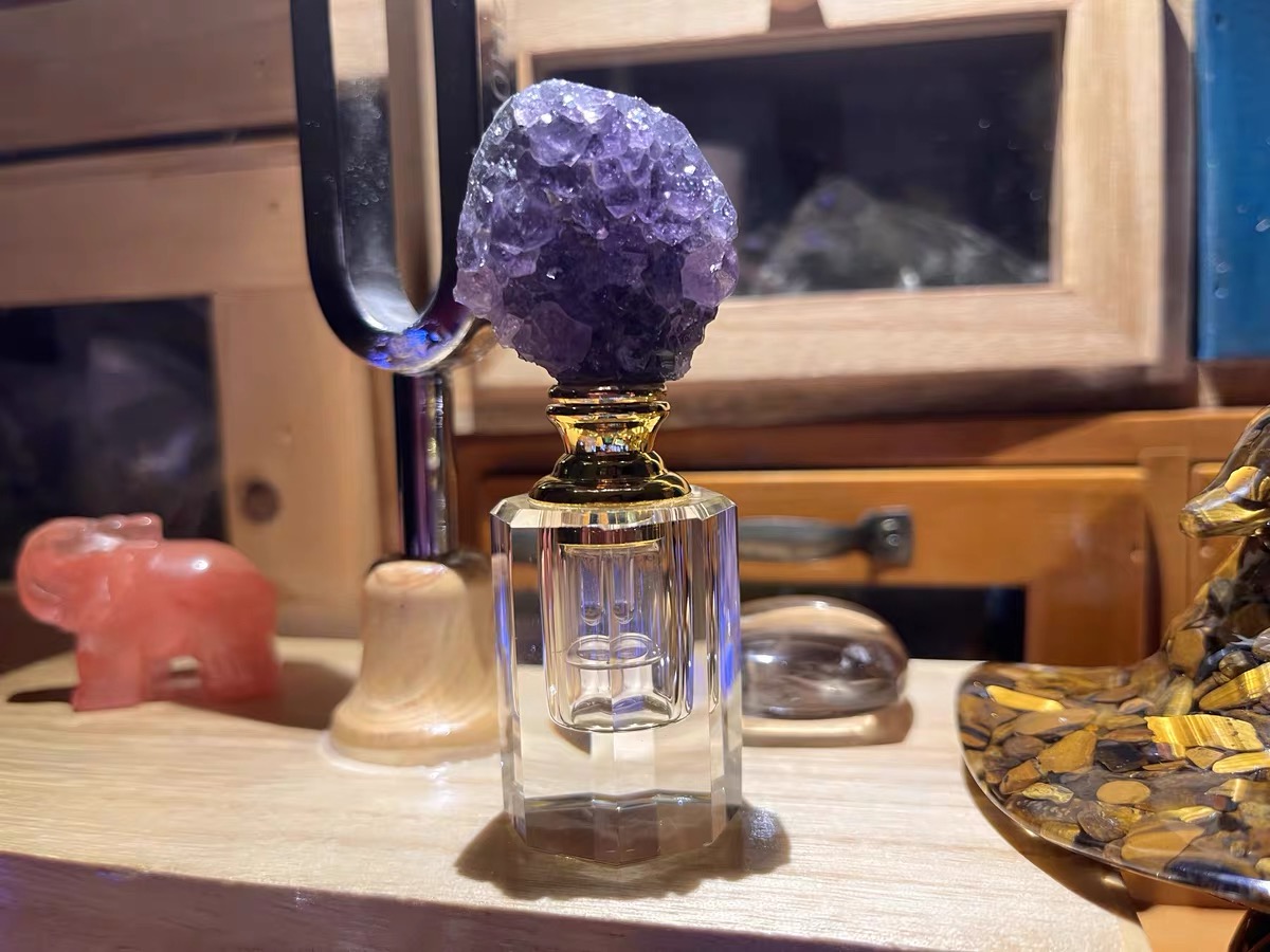 5ml Natural Amethyst Raw Crystal Essential Oil Bottle with Dropper – Crystal Perfume Bottle & Handcrafted Crystal Ornament-Crystaltells