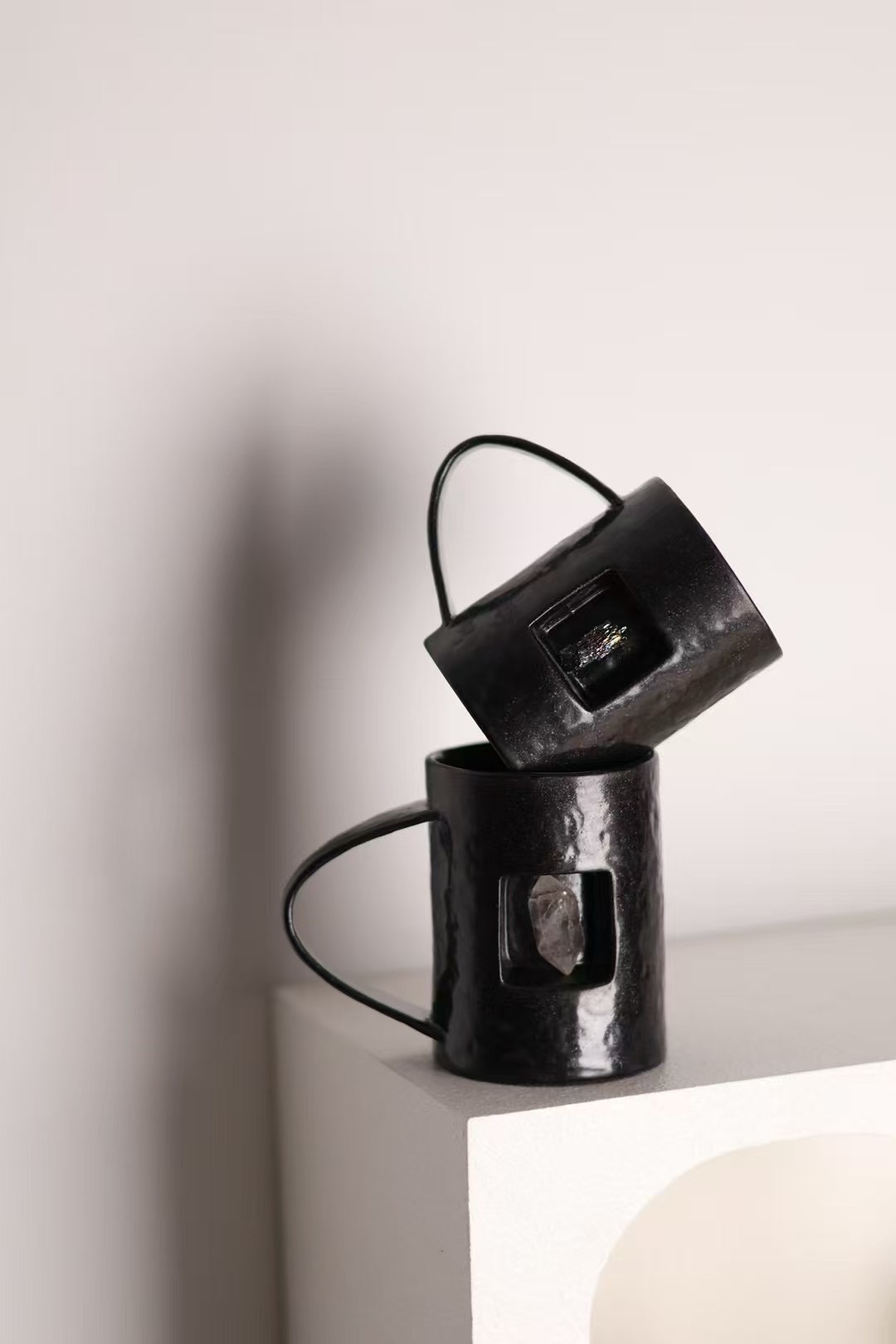 Raw Crystal & Ceramic Mug – A Perfect Fusion of Nature and Craftsmanship