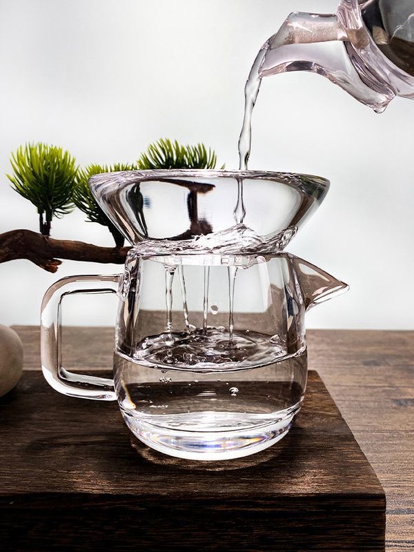 Crystal Infused Glass Tea Mug with Removable Infuser – Elegant Feng Shui Healing Crystal Design for Home & Office