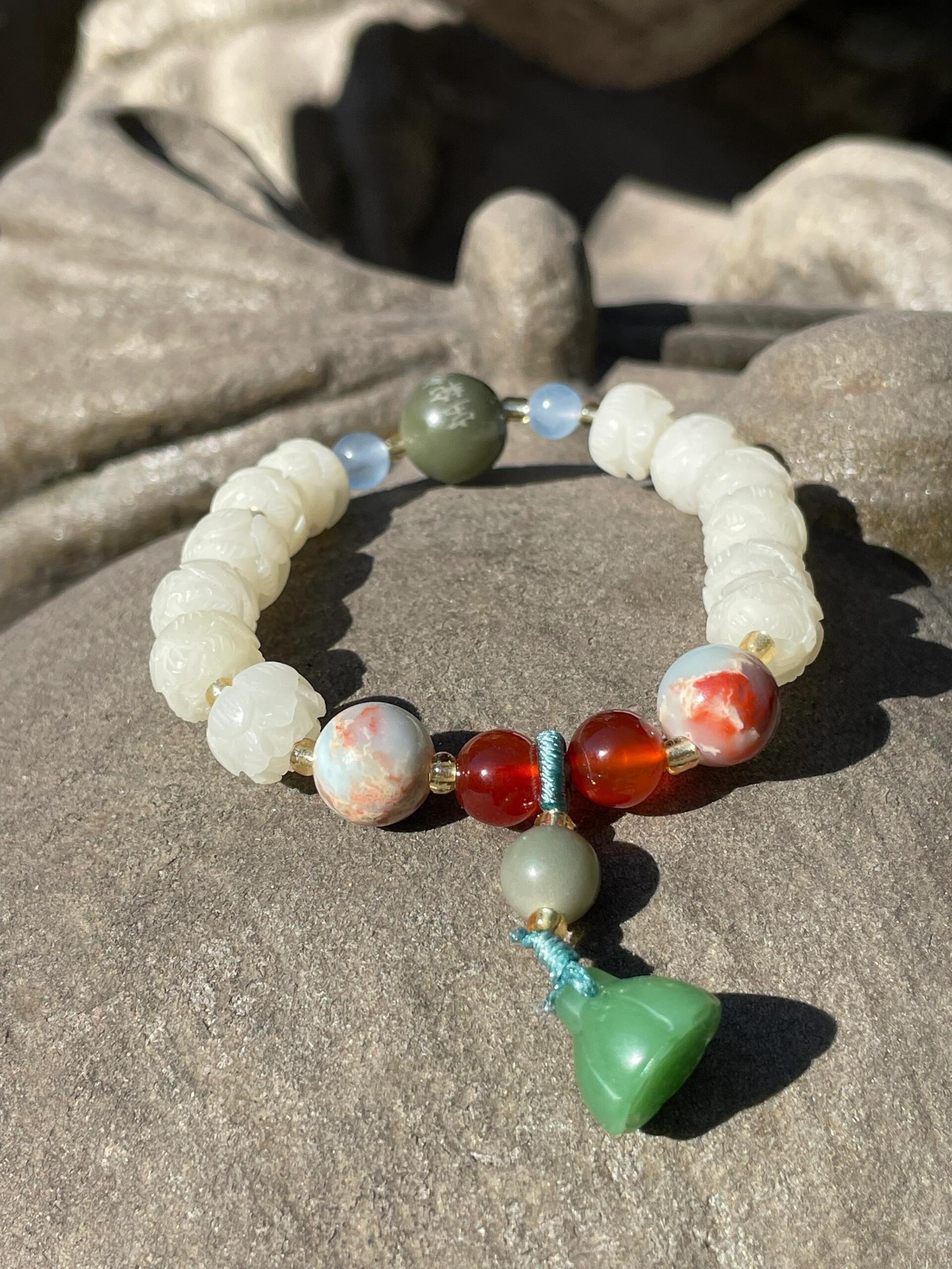 Bodhi & Crystal Prayer Bead Bracelet – 18 Beads