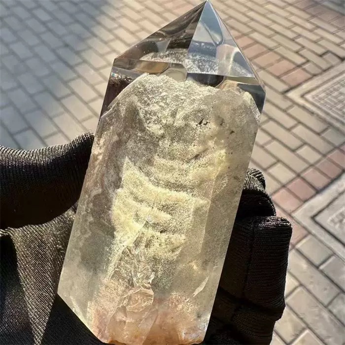 Natural White Quartz Tower – Negative Energy Neutralizer & Focus Enhancer for Workspace