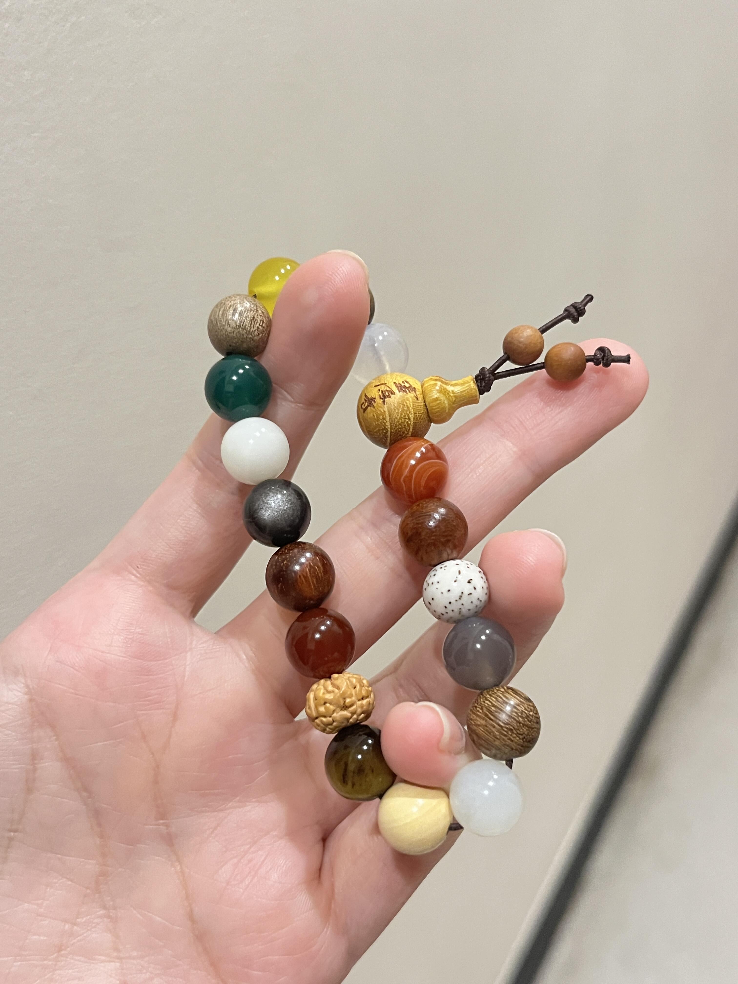 Bodhi & Crystal Prayer Bead Bracelet – 18 Beads