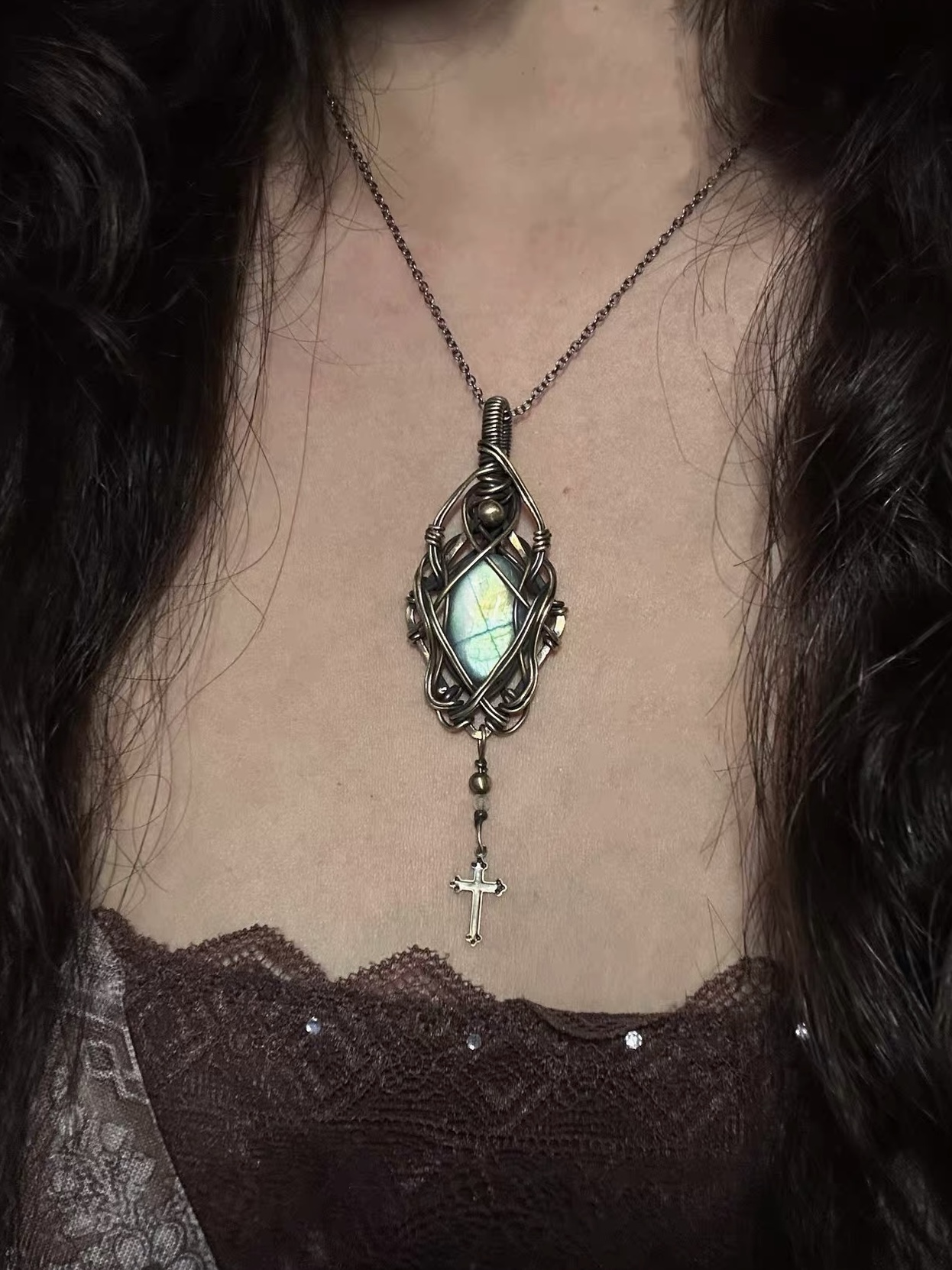 Handmade Labradorite Pendant Necklace – Mint Green Wire-Wrapped Brass, Vintage Gemstone Jewelry