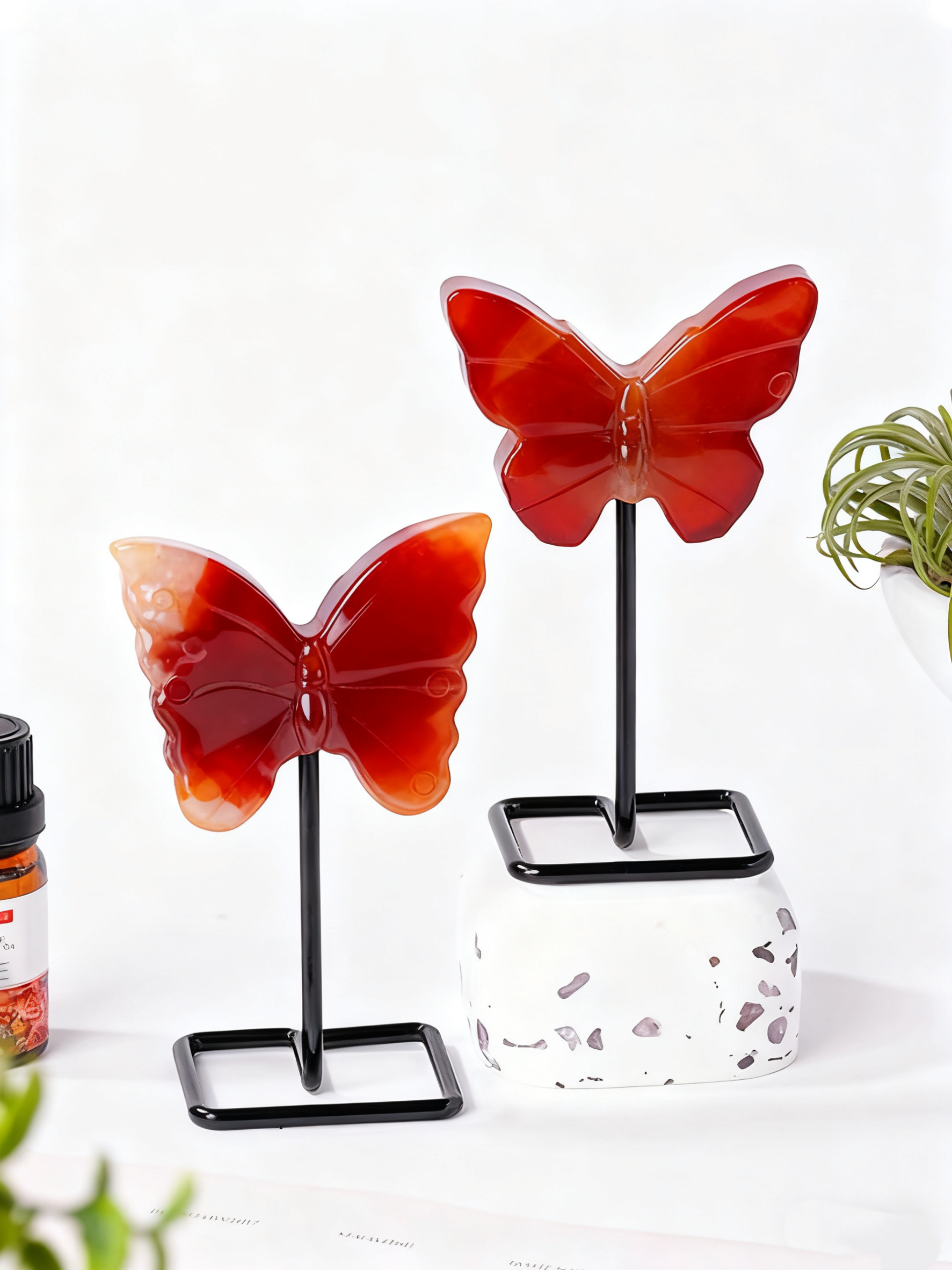 Natural Red Agate Butterfly Sculpture – Handcrafted Crystal Elegance
