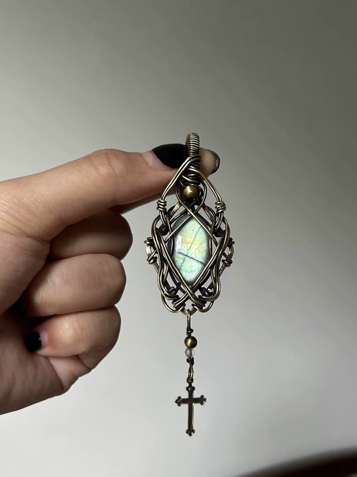 Handmade Labradorite Pendant Necklace – Mint Green Wire-Wrapped Brass, Vintage Gemstone Jewelry