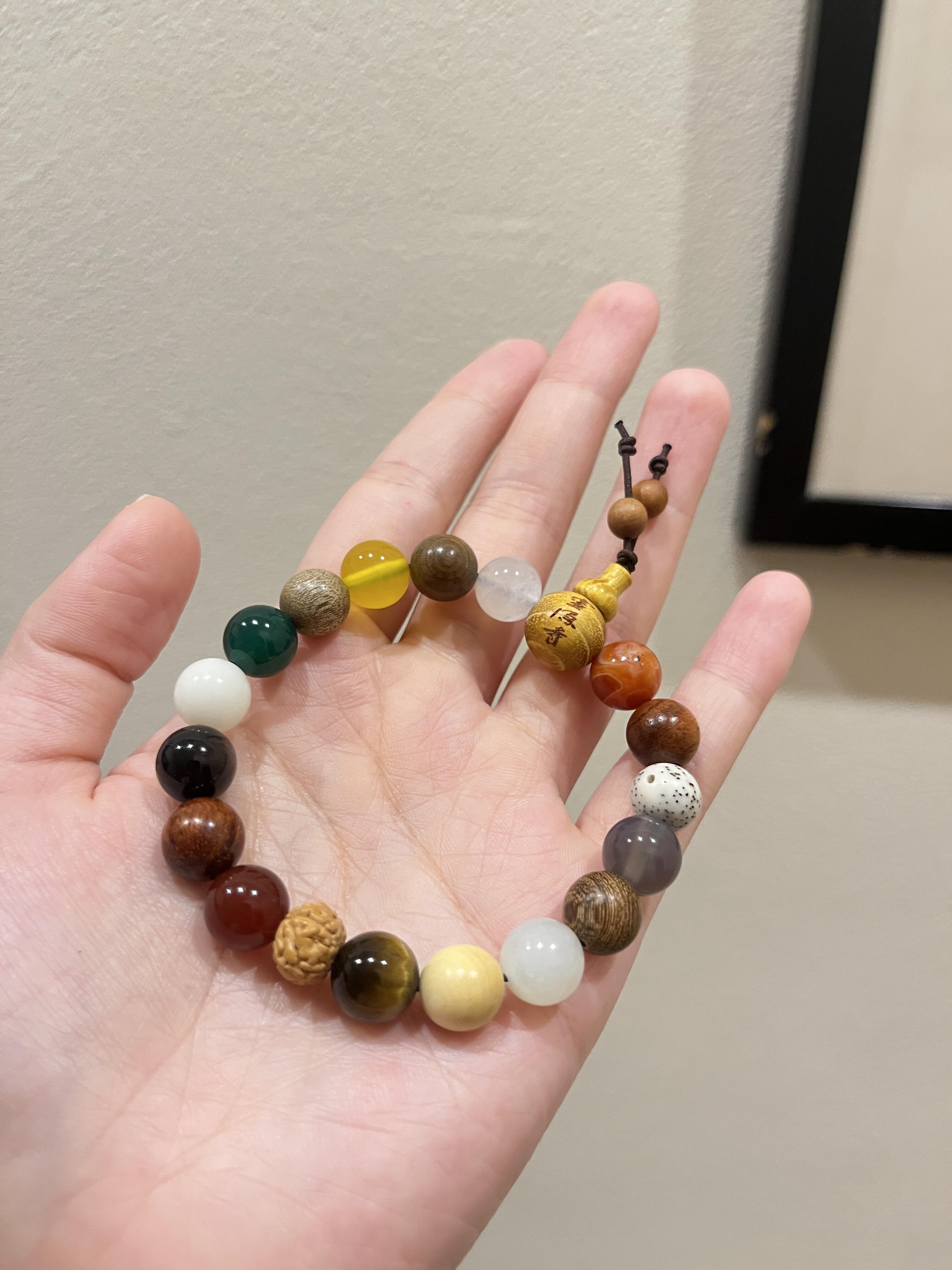 Bodhi & Crystal Prayer Bead Bracelet – 18 Beads