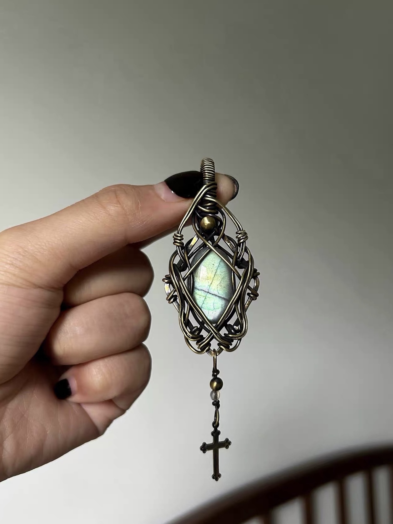 Handmade Labradorite Pendant Necklace – Mint Green Wire-Wrapped Brass, Vintage Gemstone Jewelry