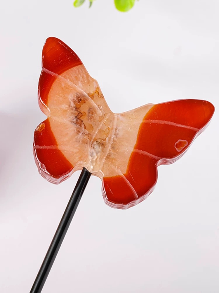 Natural Red Agate Butterfly Sculpture – Handcrafted Crystal Elegance