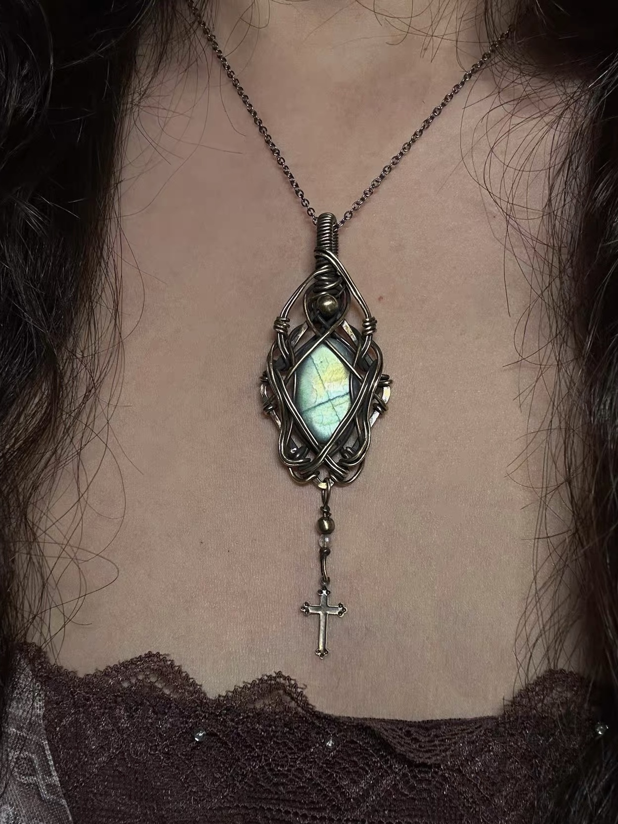 Handmade Labradorite Pendant Necklace – Mint Green Wire-Wrapped Brass, Vintage Gemstone Jewelry