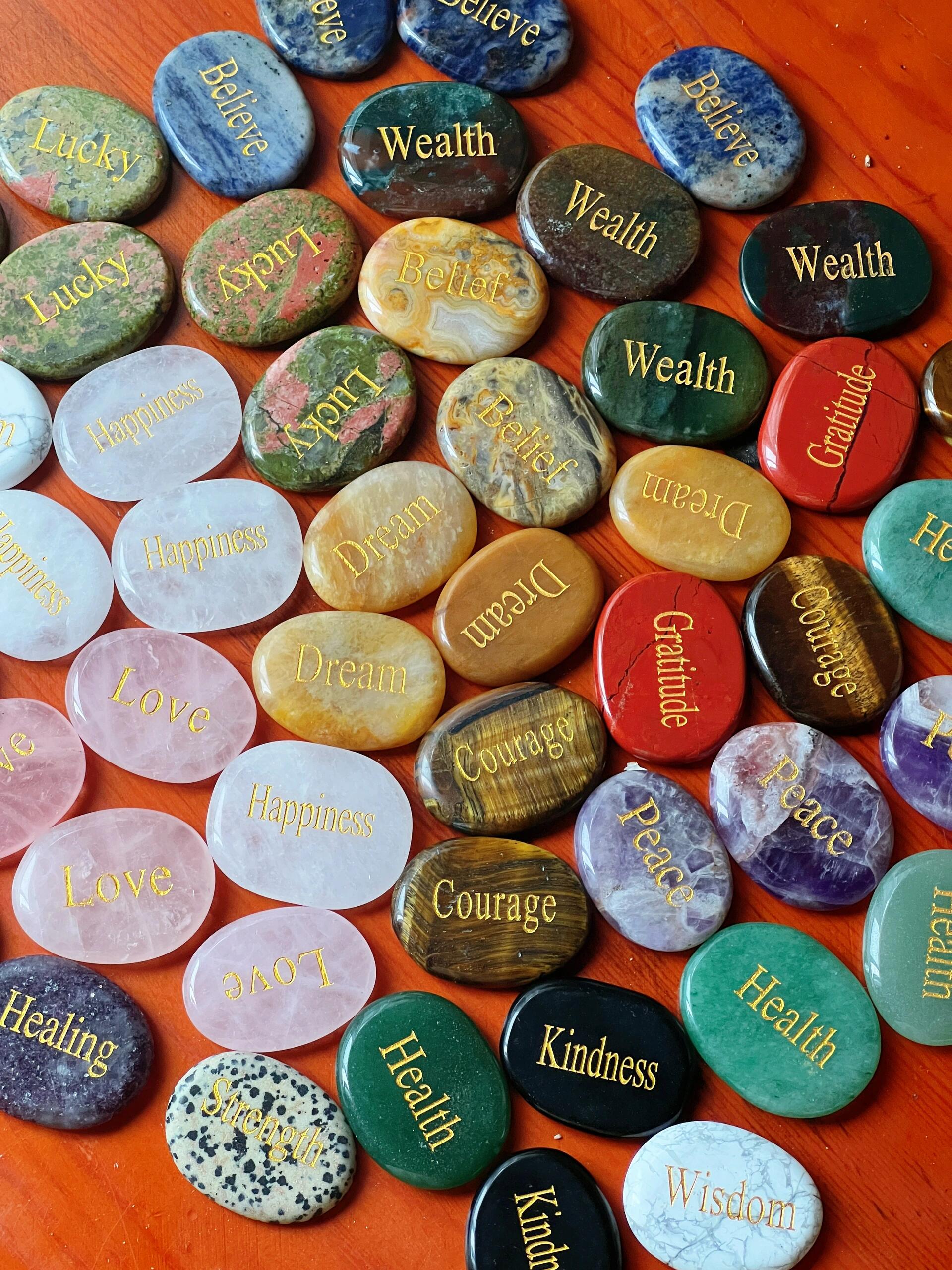 Natural Engraved Inspirational Word Worry Stones(25 Different Words ，Hand-Carved Natural Crystals – Clear Quartz & Rose Quartz | Pocket Crystals, Healing Stones, Decorative Miniatures