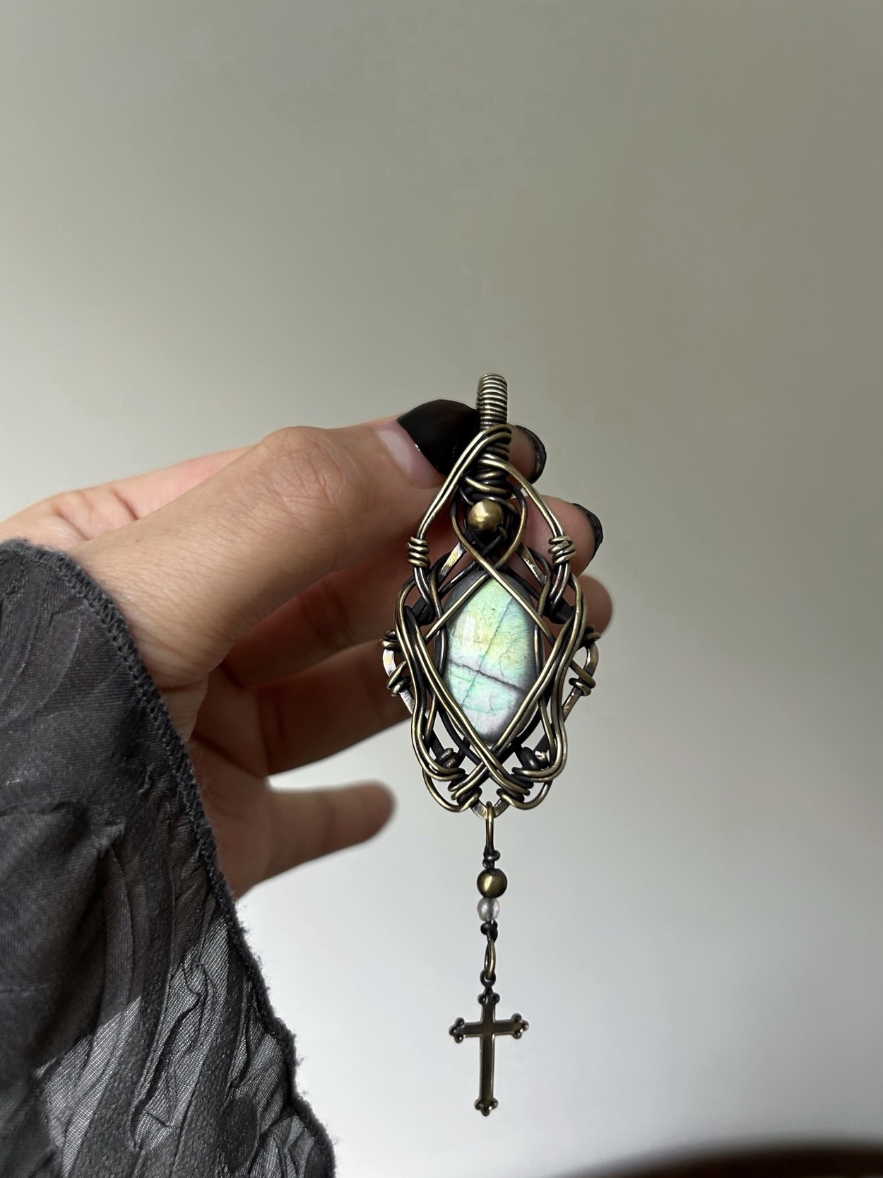 Handmade Labradorite Pendant Necklace – Mint Green Wire-Wrapped Brass, Vintage Gemstone Jewelry