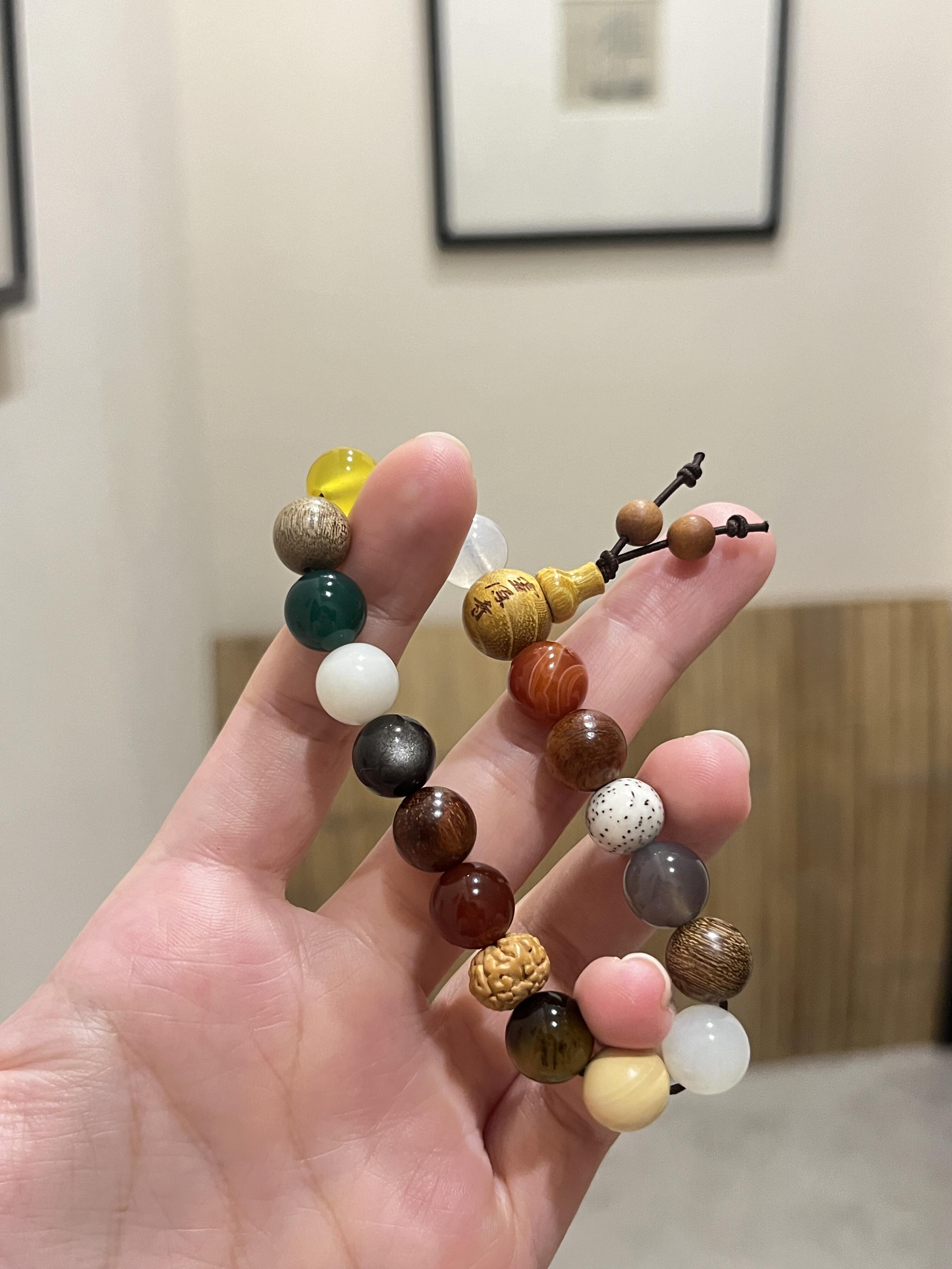 Bodhi & Crystal Prayer Bead Bracelet – 18 Beads