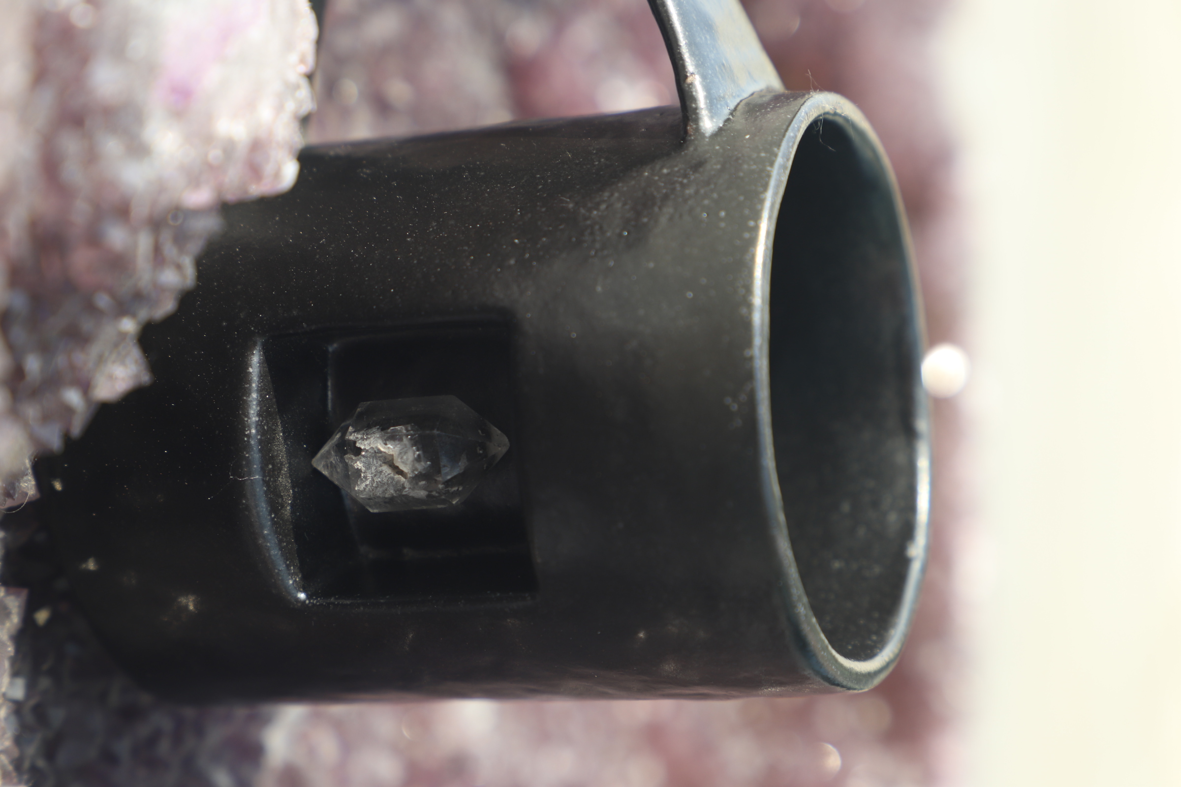 Raw Crystal & Ceramic Mug – A Perfect Fusion of Nature and Craftsmanship