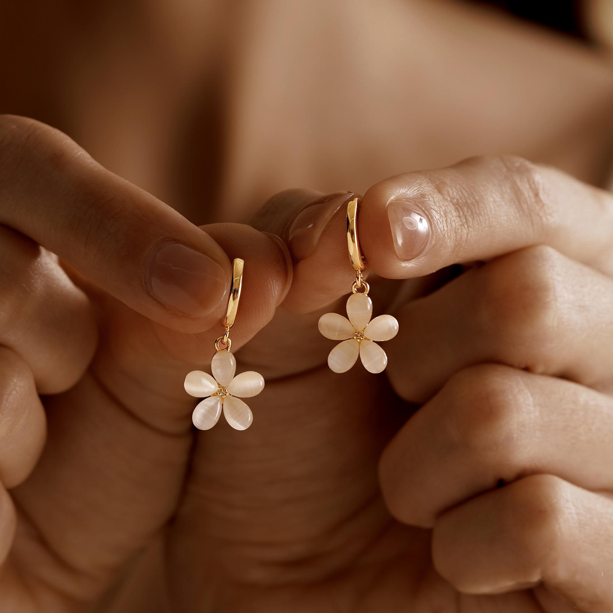 Simple Floral Earrings (2 PCS)