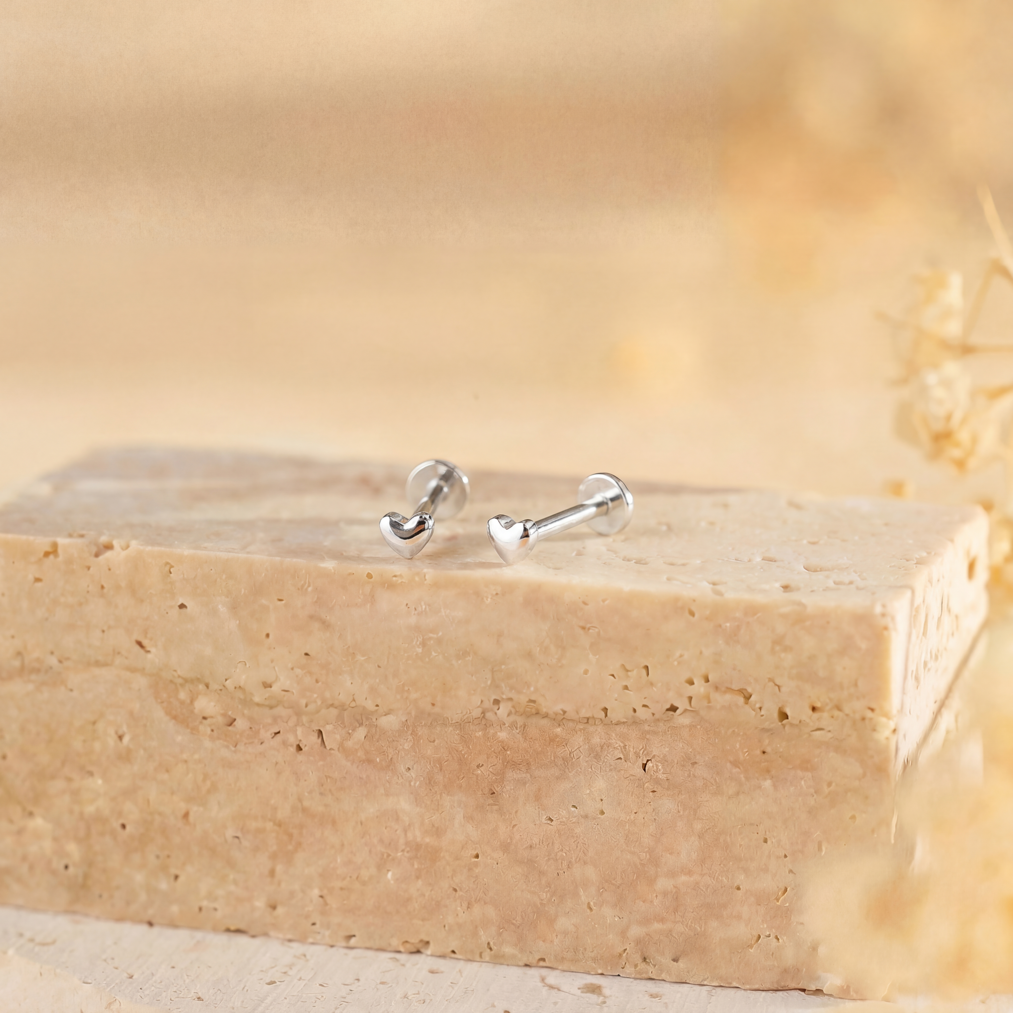 Minimal Heart Stud Earring – Soft Strength, Everyday Wear
