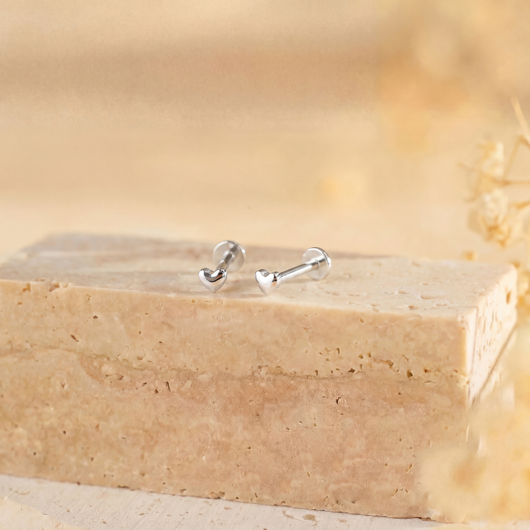 Minimal Heart Stud Earring – Soft Strength, Everyday Wear