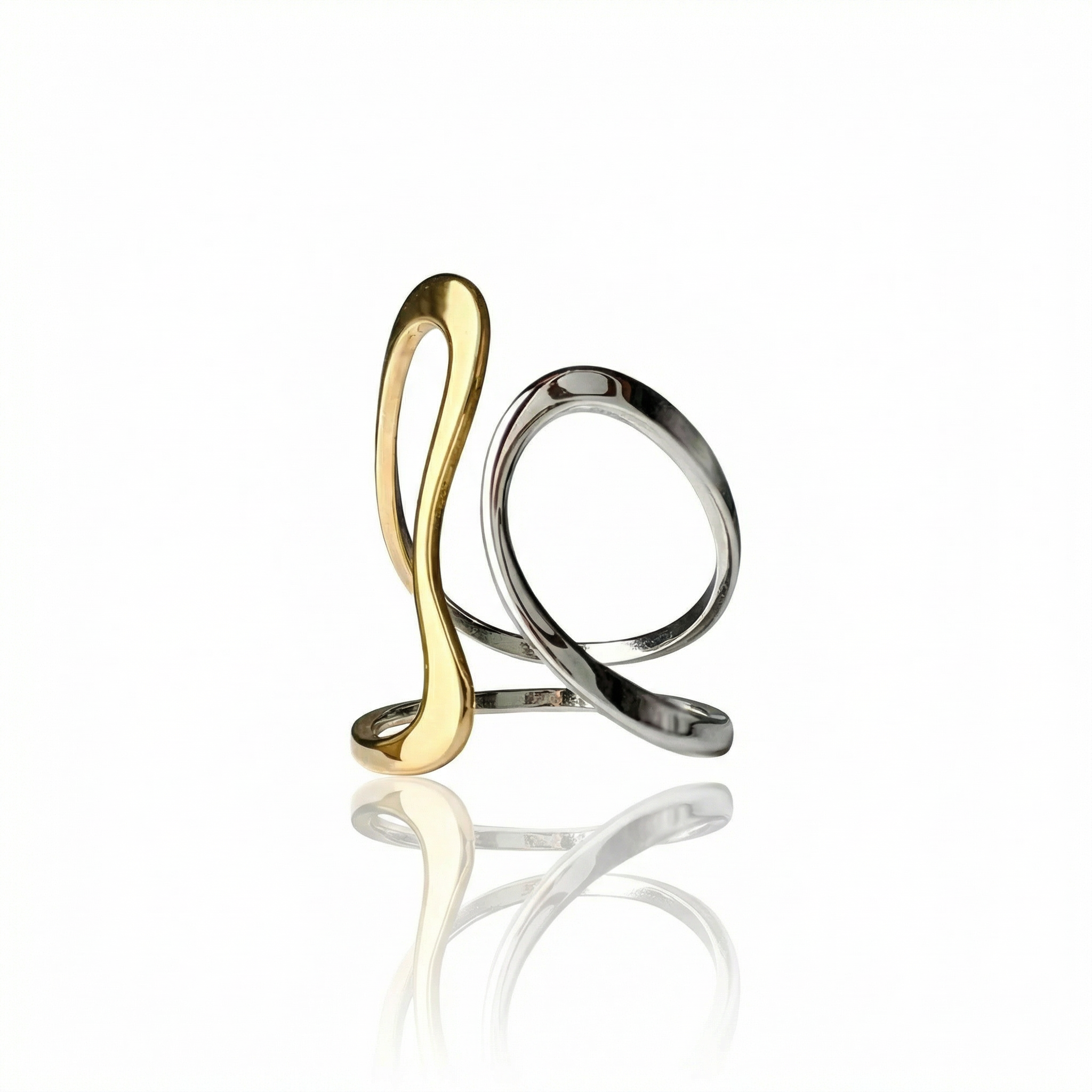 Two-Tone Wave Ring—Where Contrast Becomes Harmony