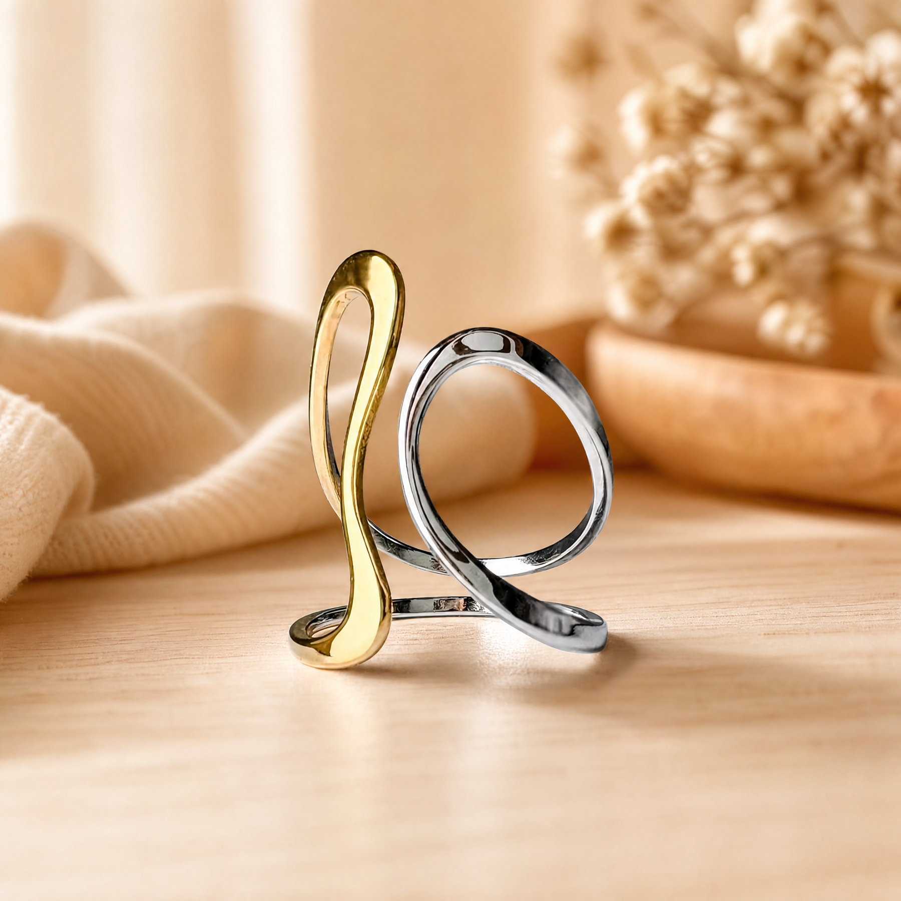 Two-Tone Wave Ring—Where Contrast Becomes Harmony