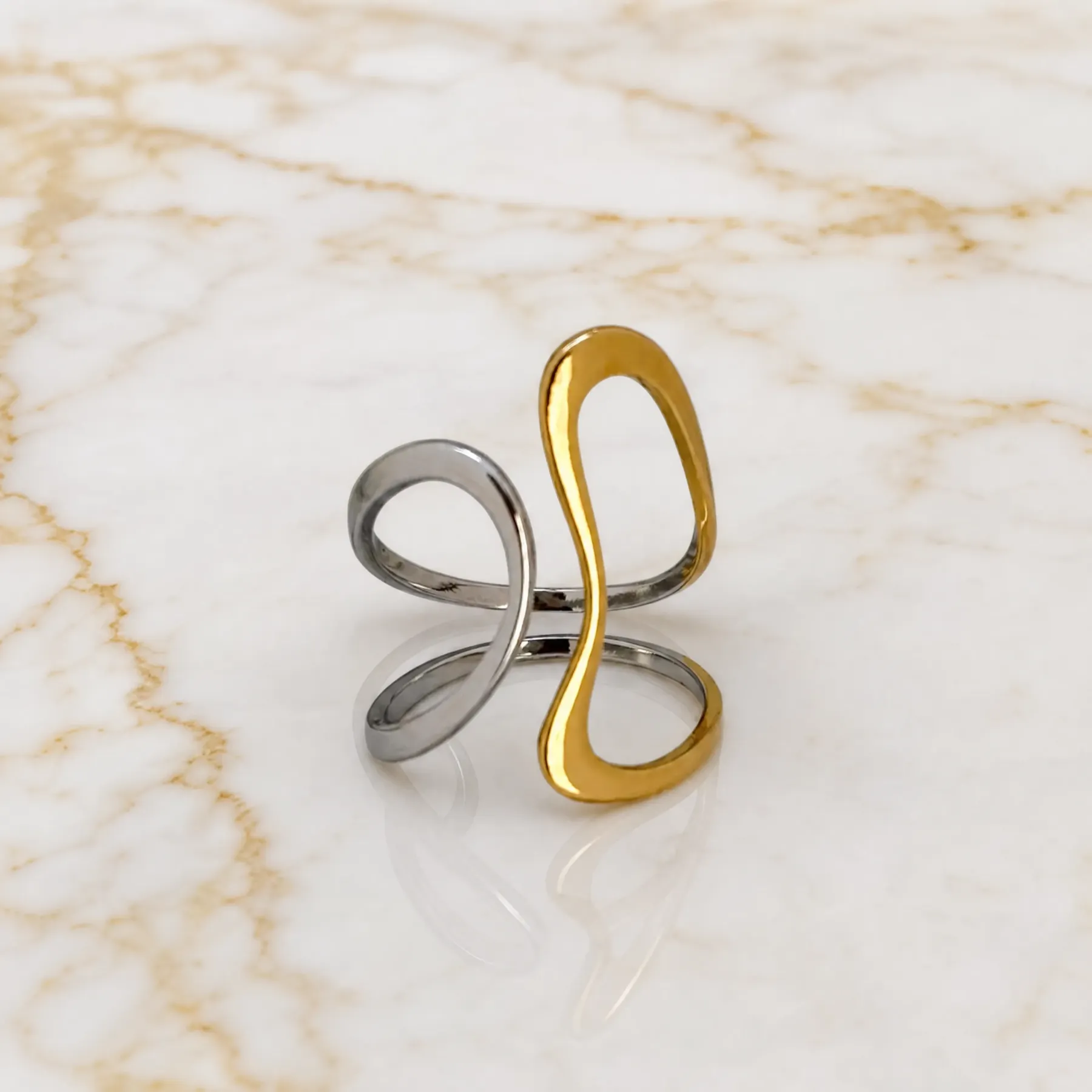 Two-Tone Wave Ring—Where Contrast Becomes Harmony