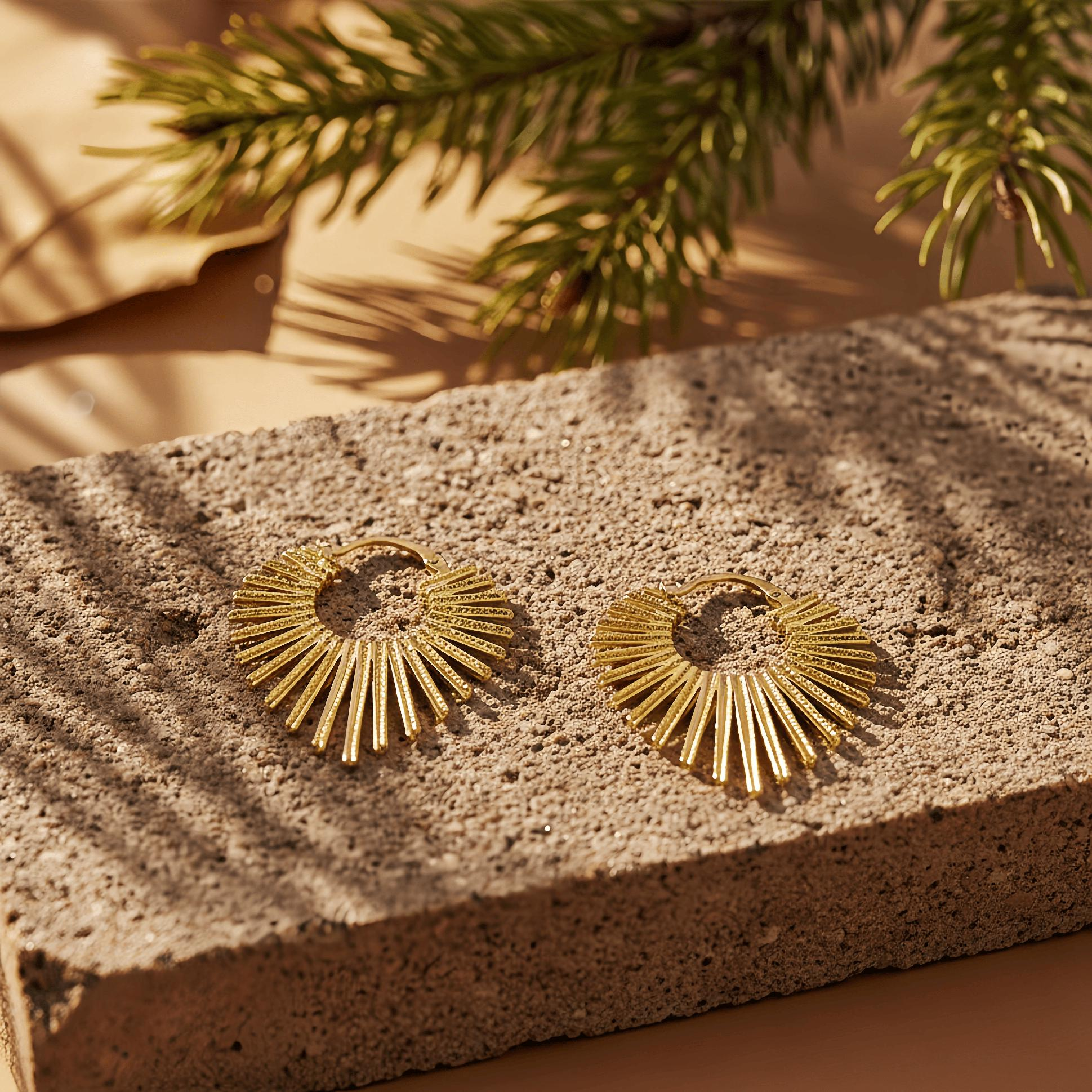Textured Fan Hoop Earrings — Vintage Radiance in Every Line