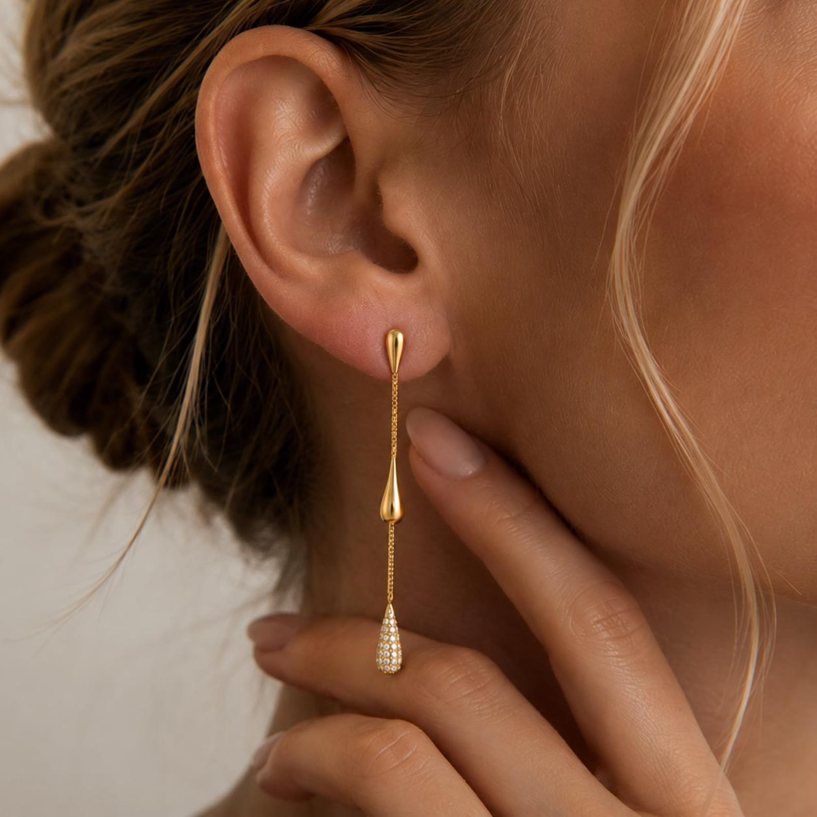 Minimal Teardrop Drop Earrings