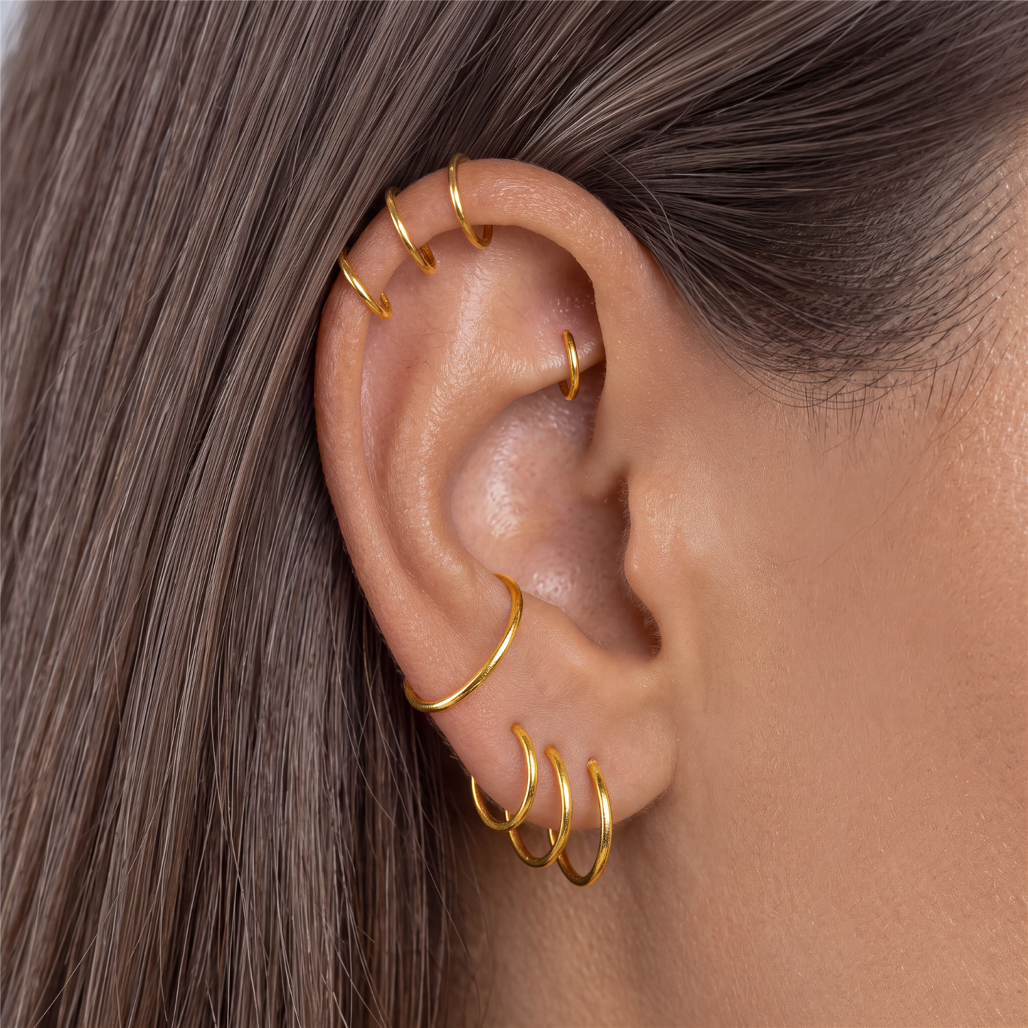 Seamless Clicker Hoop Earrings — Clean Shine, Easy Stacking