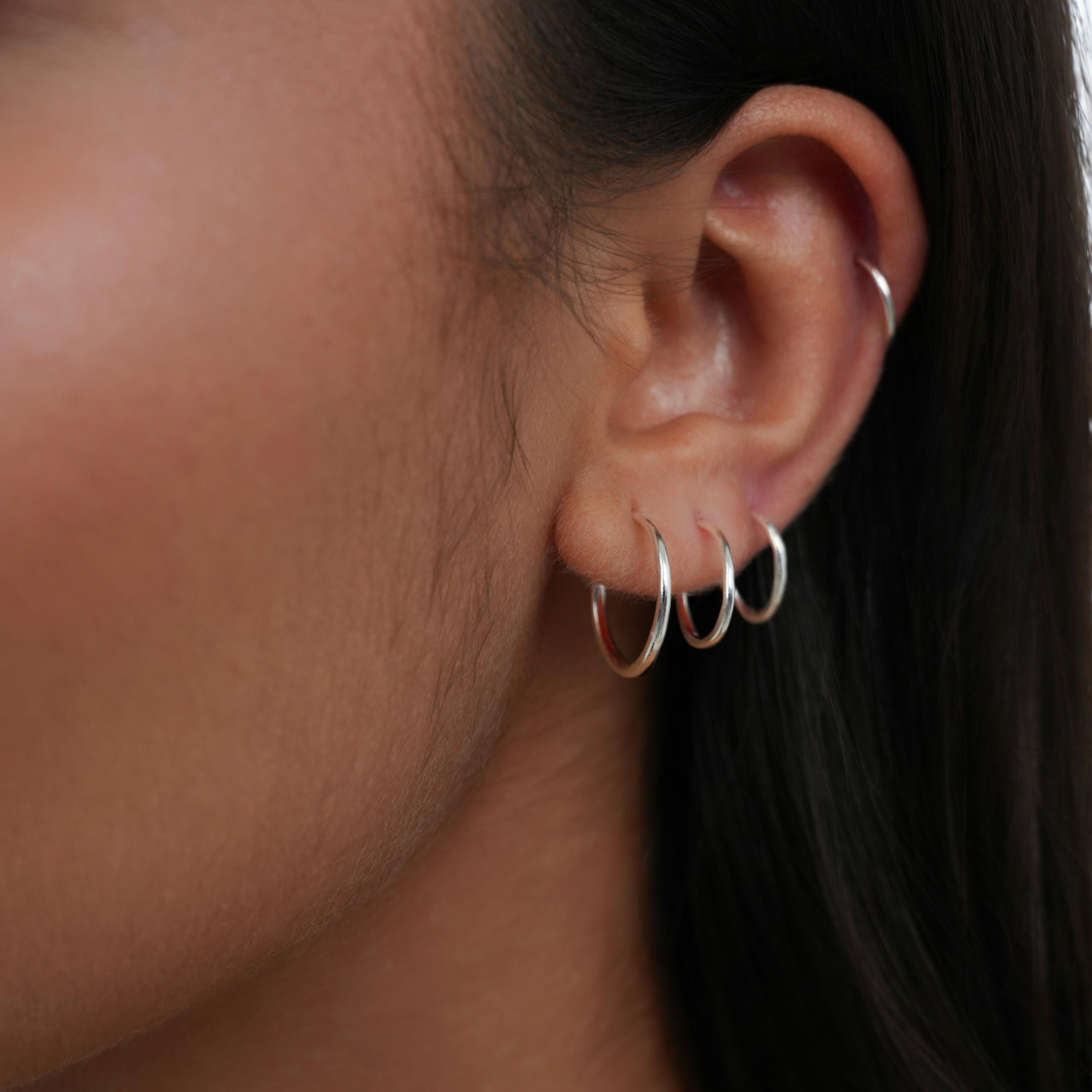 Sterling Silver Small Hoop Earrings (2 PCS)