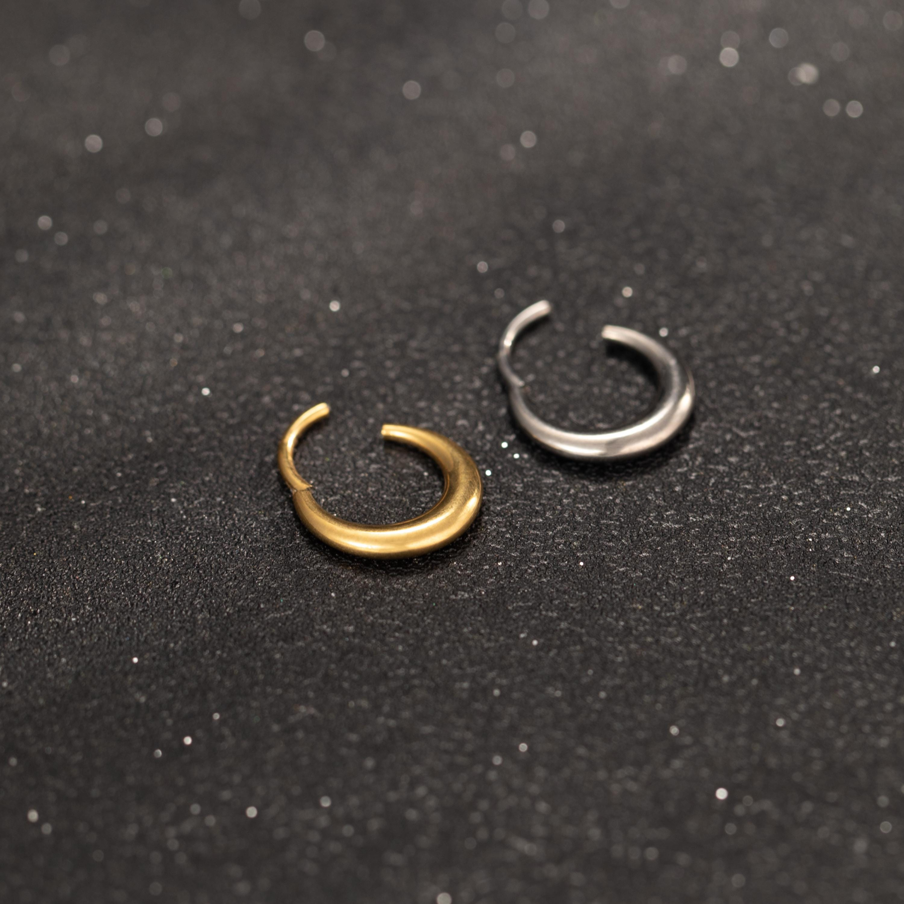 Chunky Seamless Hinged Hoop Earring