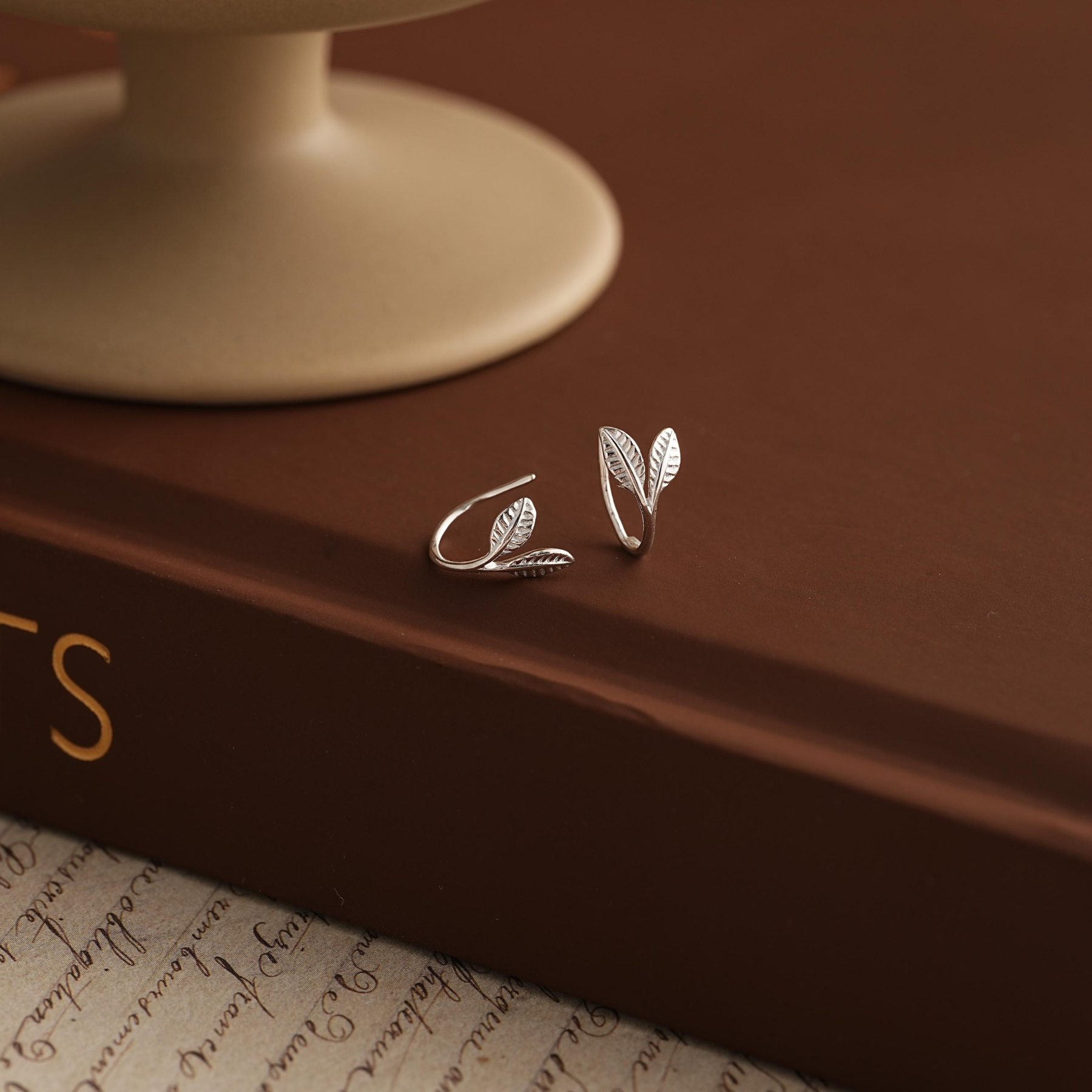 Dainty Gold Leaf Earrings (2 PCS)