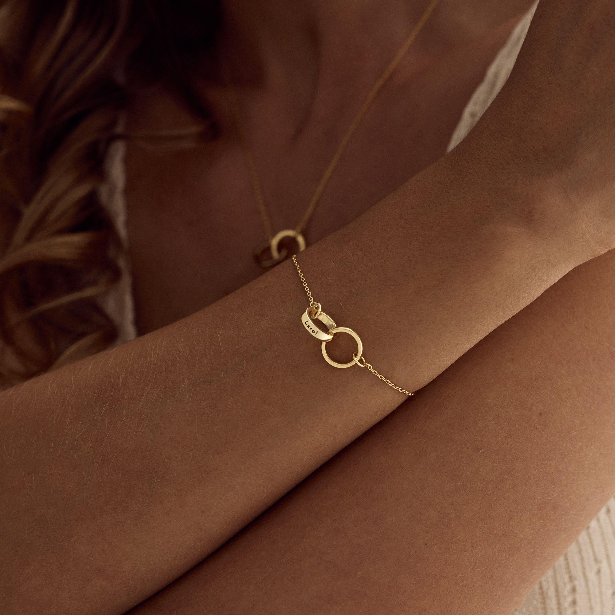 Personalization Circle Name Bracelet