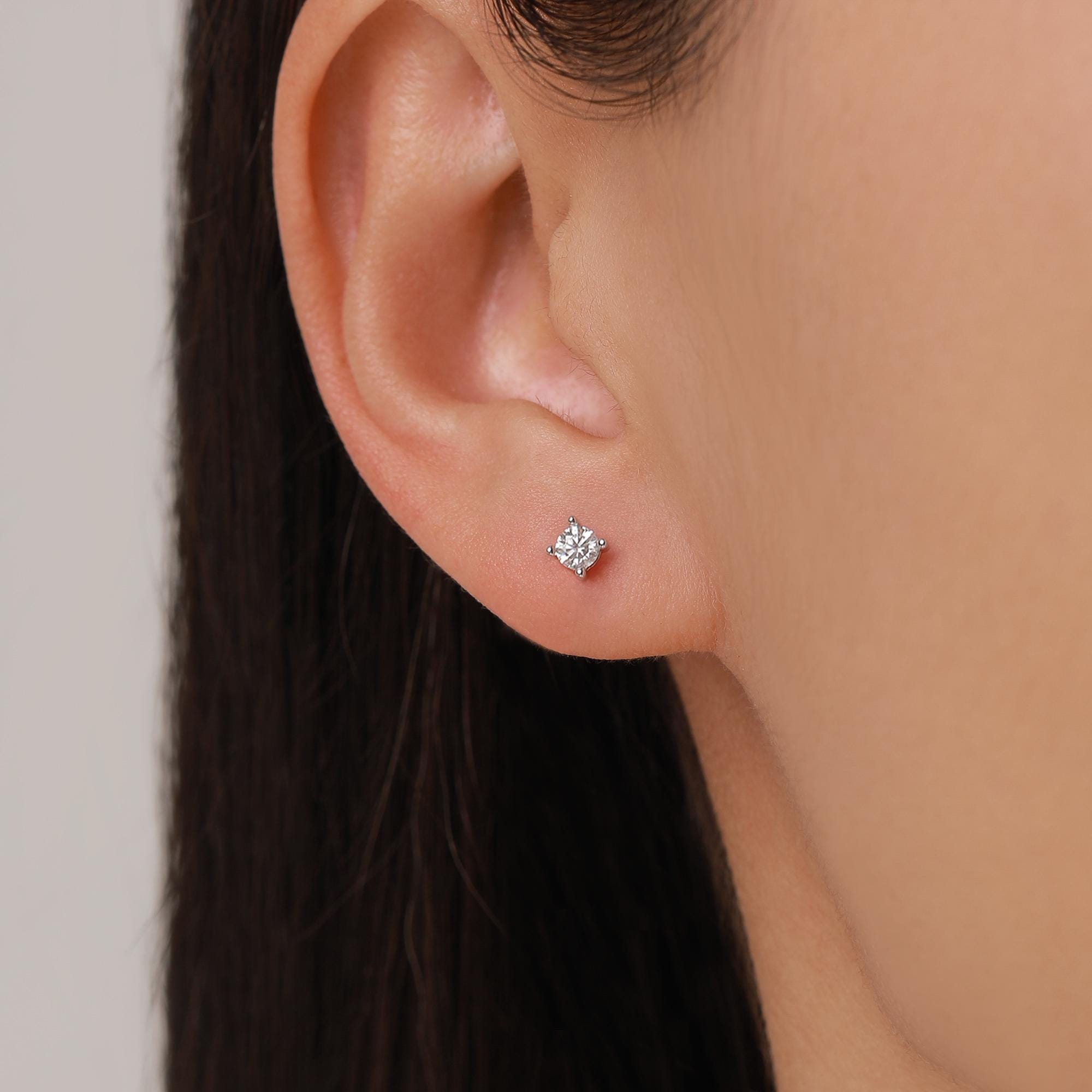 Moissanite Flat Back Labret Earring