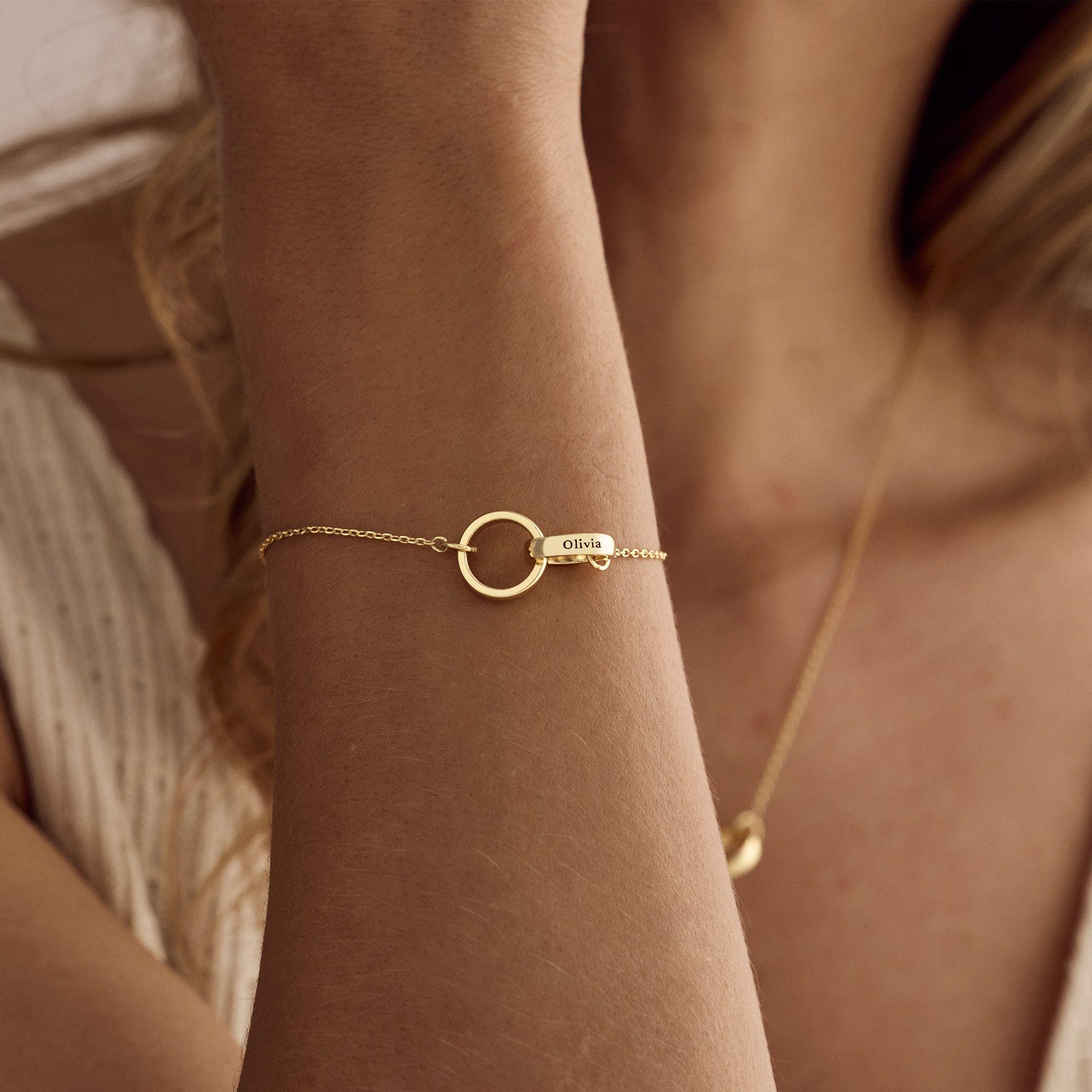 Personalization Circle Name Bracelet