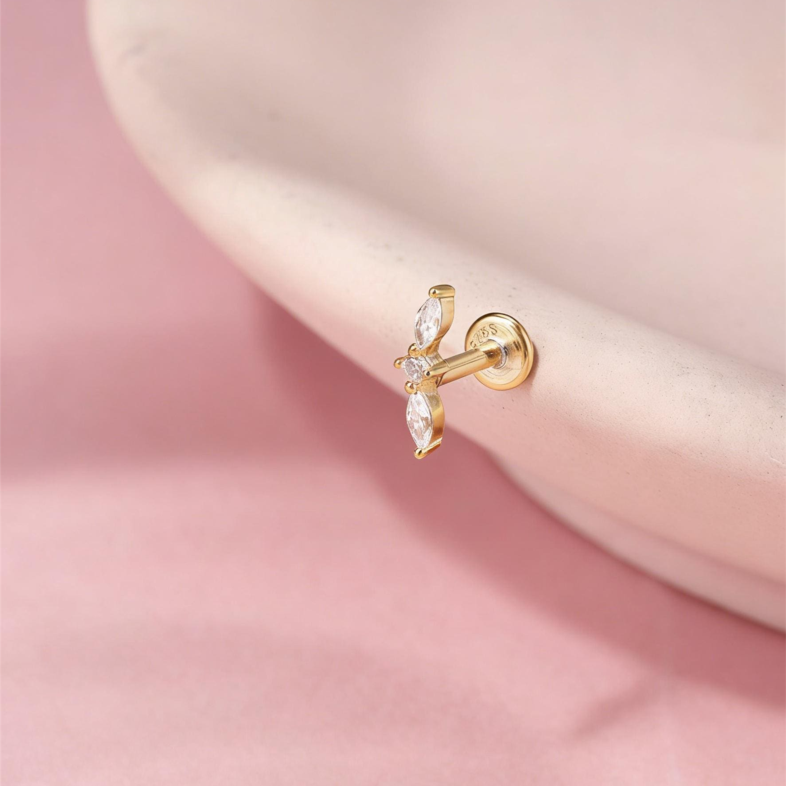 Geometric CZ Cartilage Earring — A Tiny Spark of Modern Light