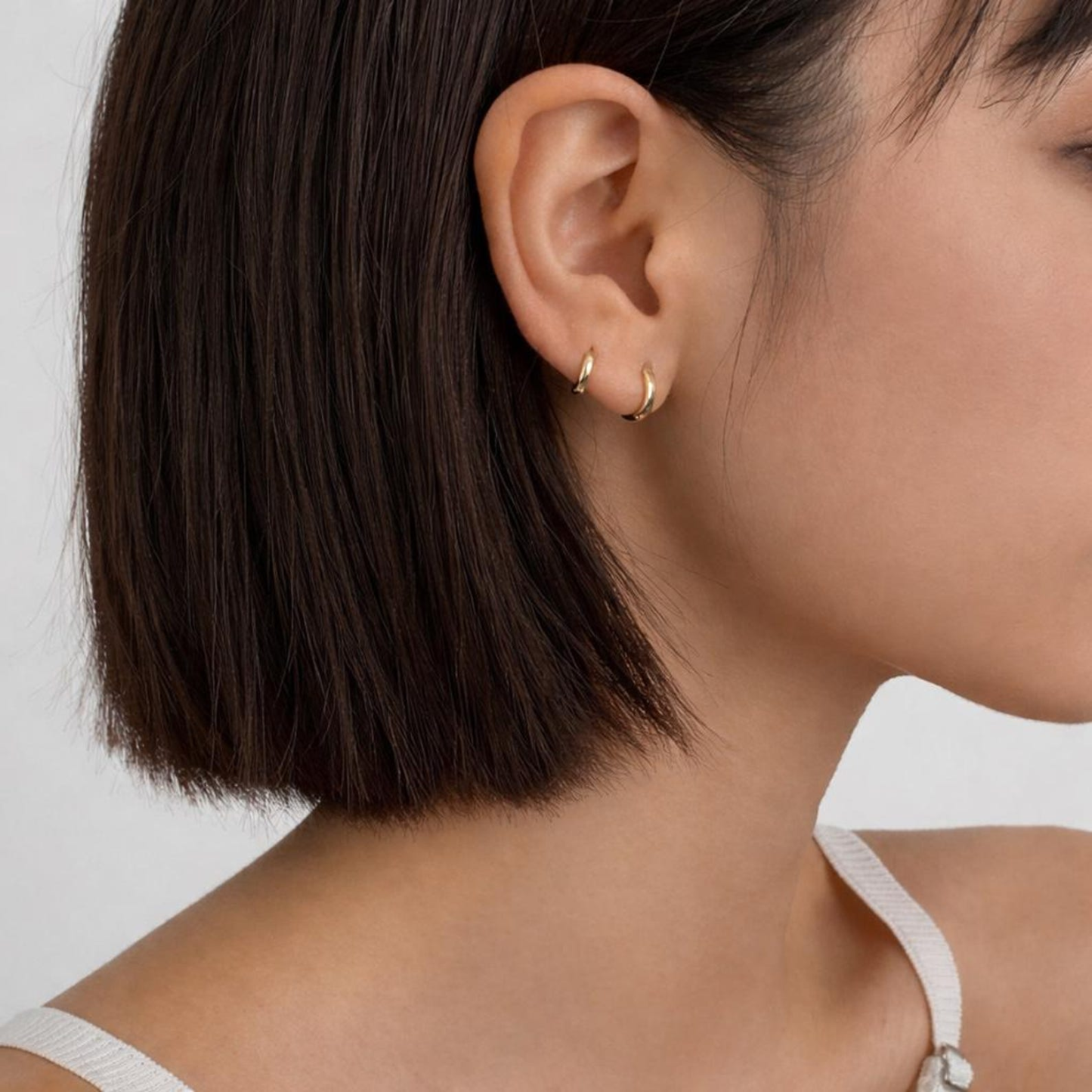 Minimal Mini Hoop Earring