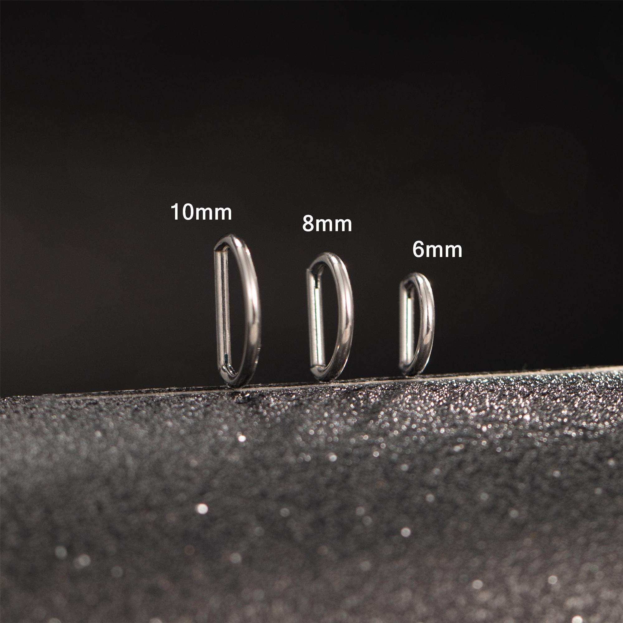D-Shaped Hinged Hoop Earrings — Minimal Curves for Everyday Stacking