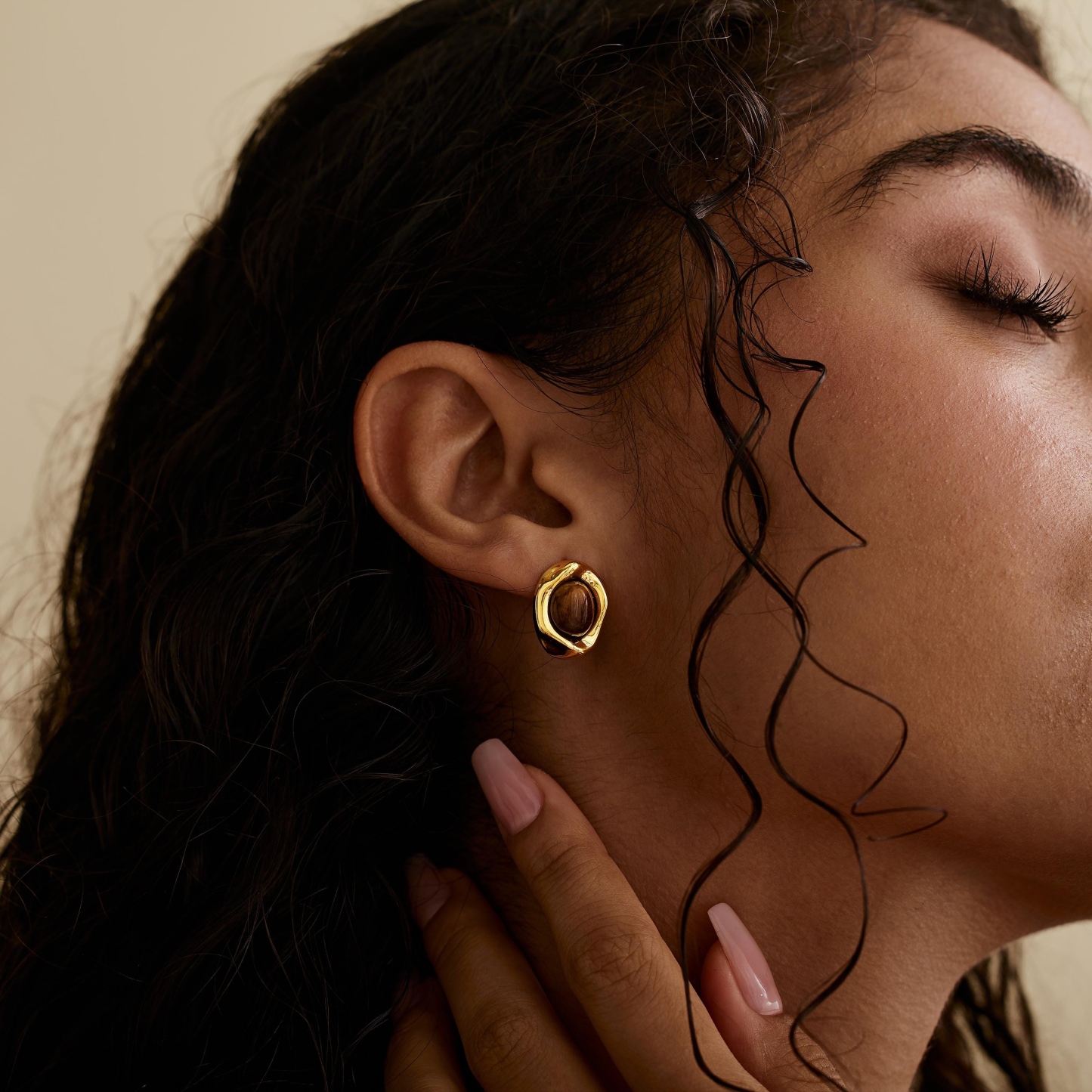 Tiger Eye Stud Earrings — Warm Vintage Glow