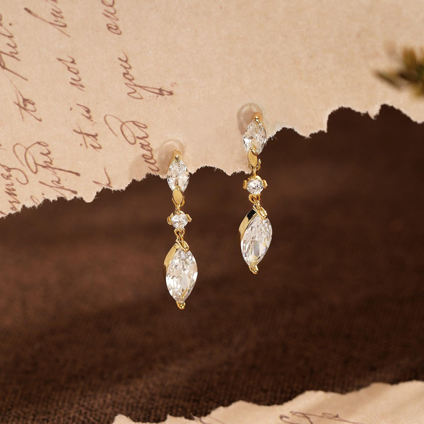 Minimal Diamond Drop Earrings